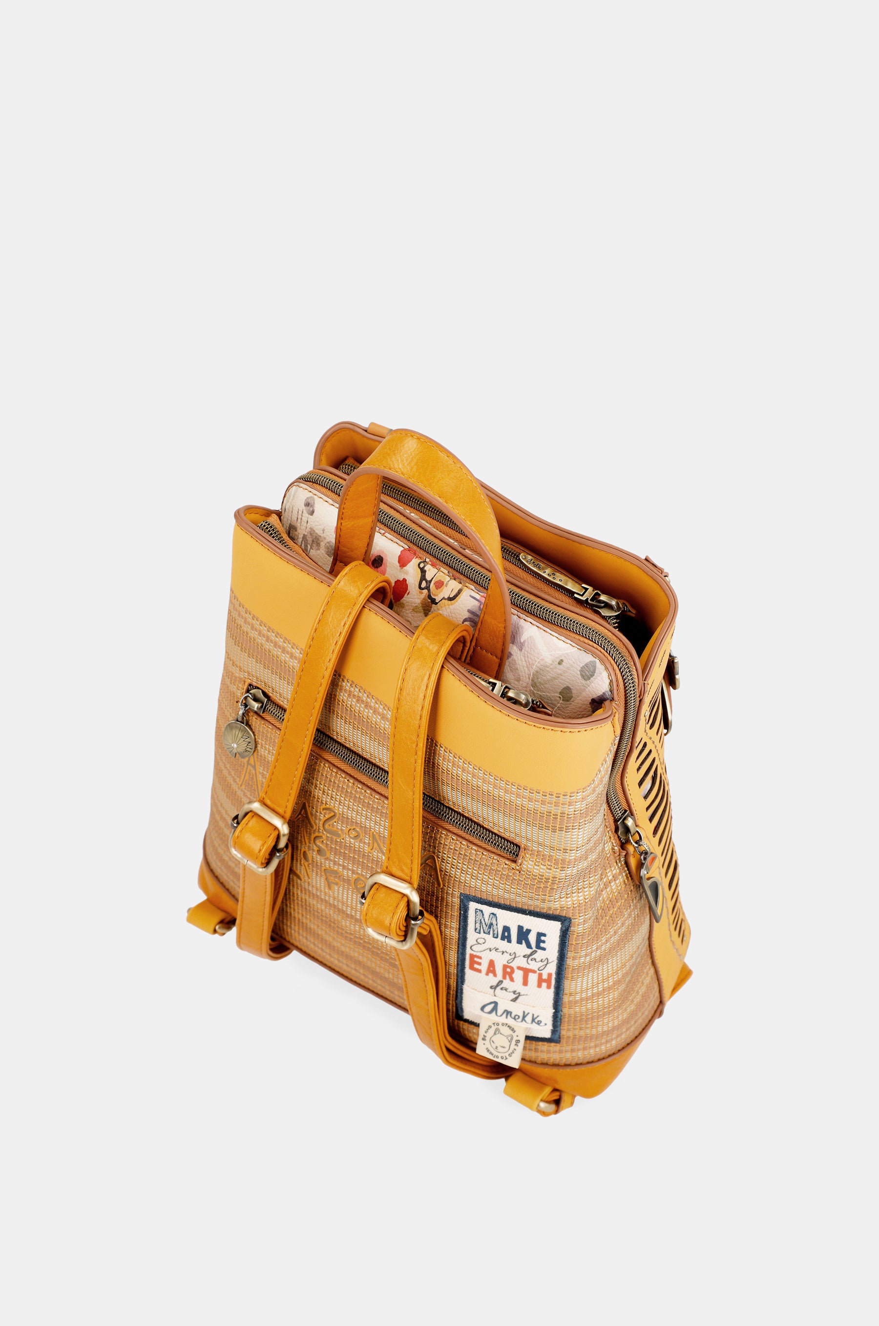 Ockerfarbener Rucksack mit 3 Fächern von Nature Pachamama