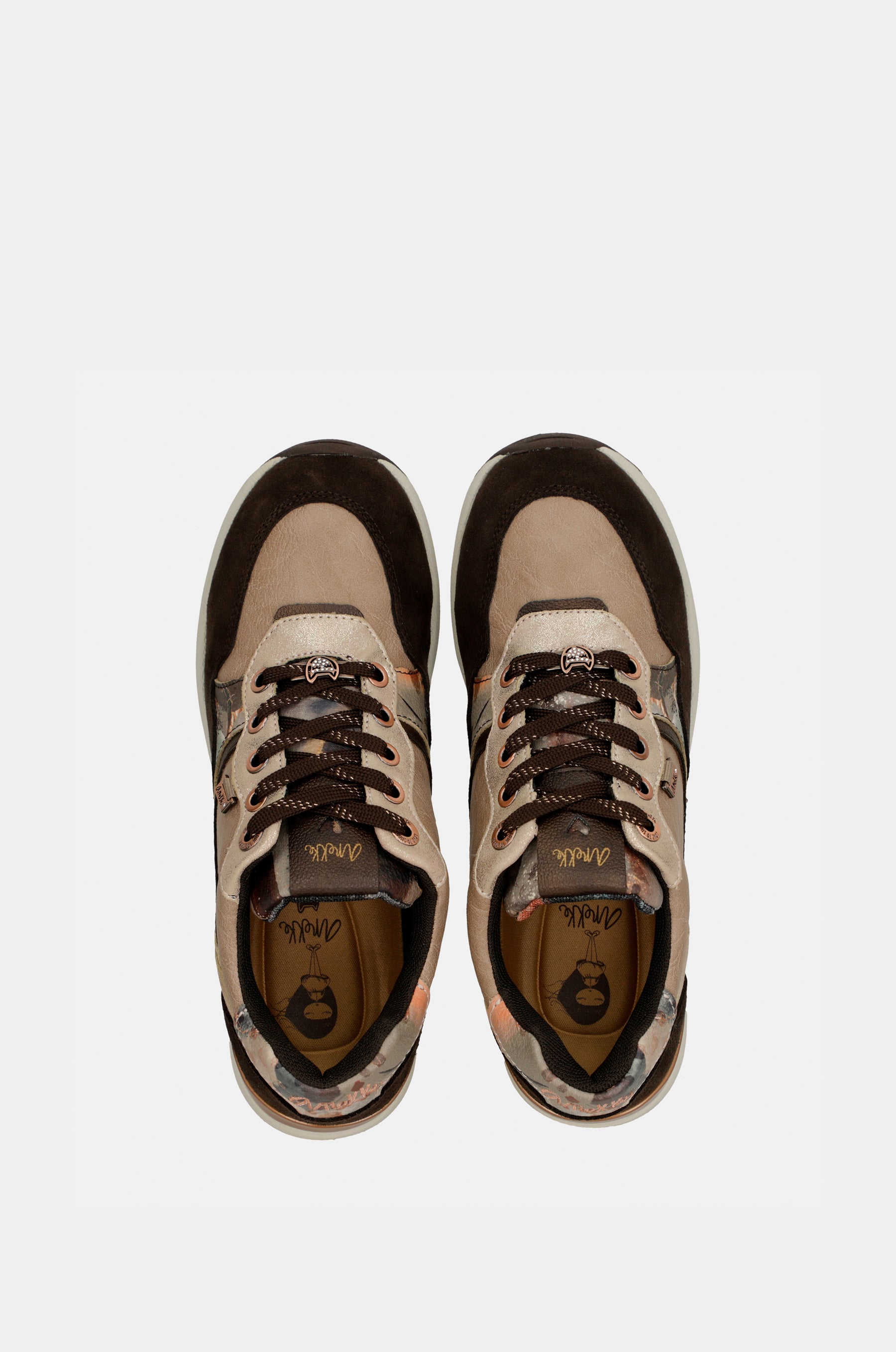 Brauner gepolsterter Keilsneaker