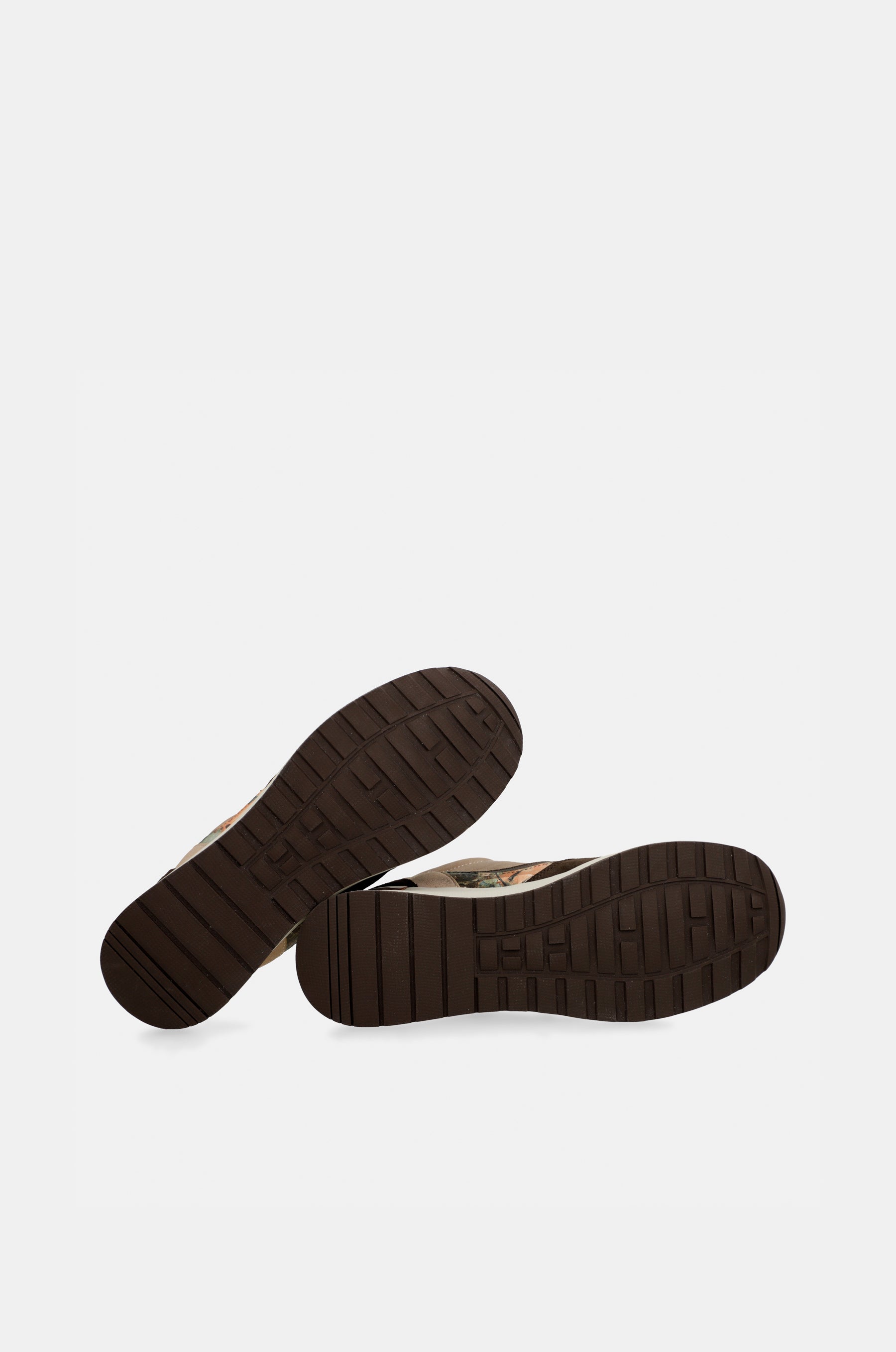 Brauner gepolsterter Keilsneaker