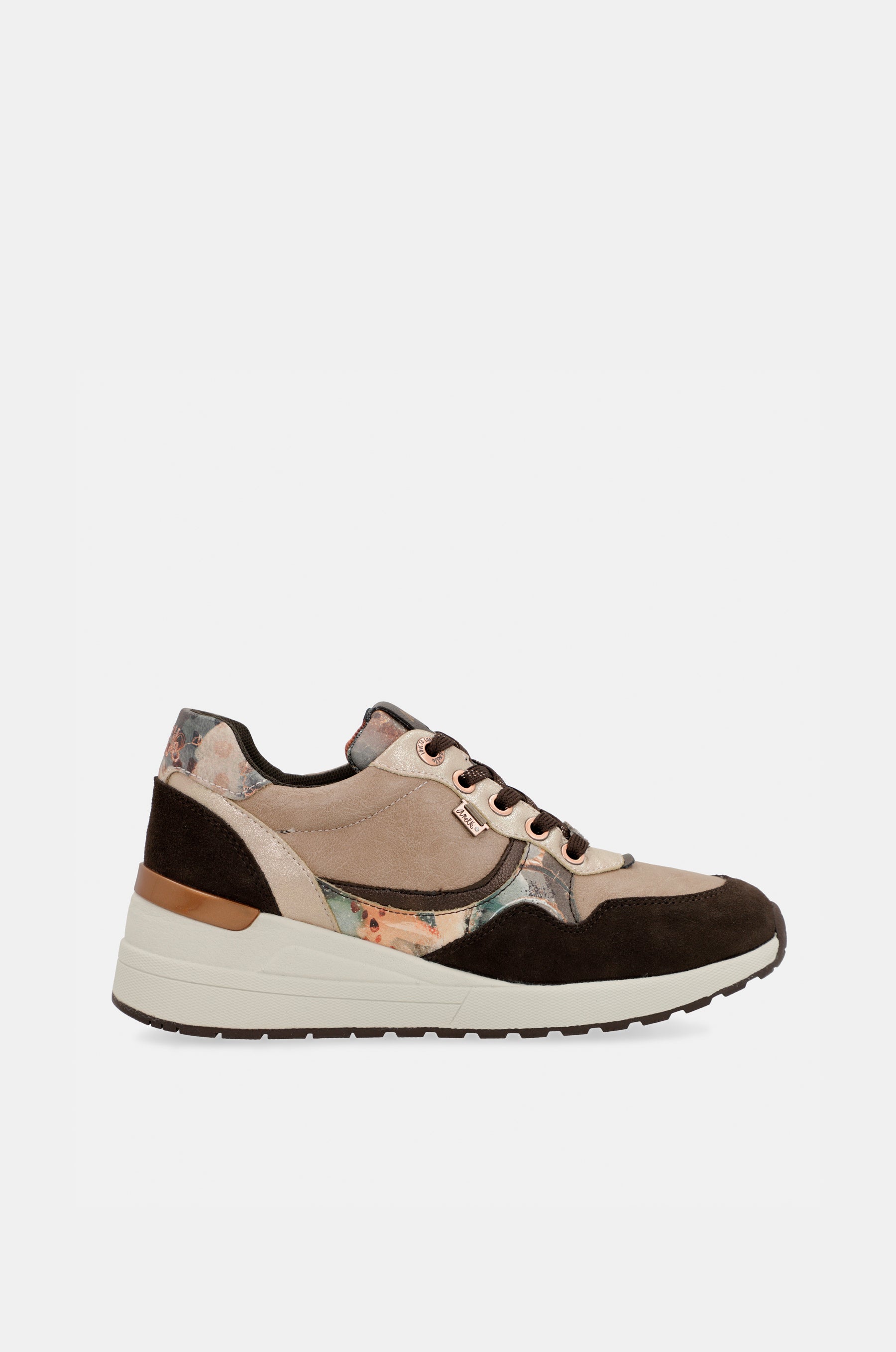 Brauner gepolsterter Keilsneaker
