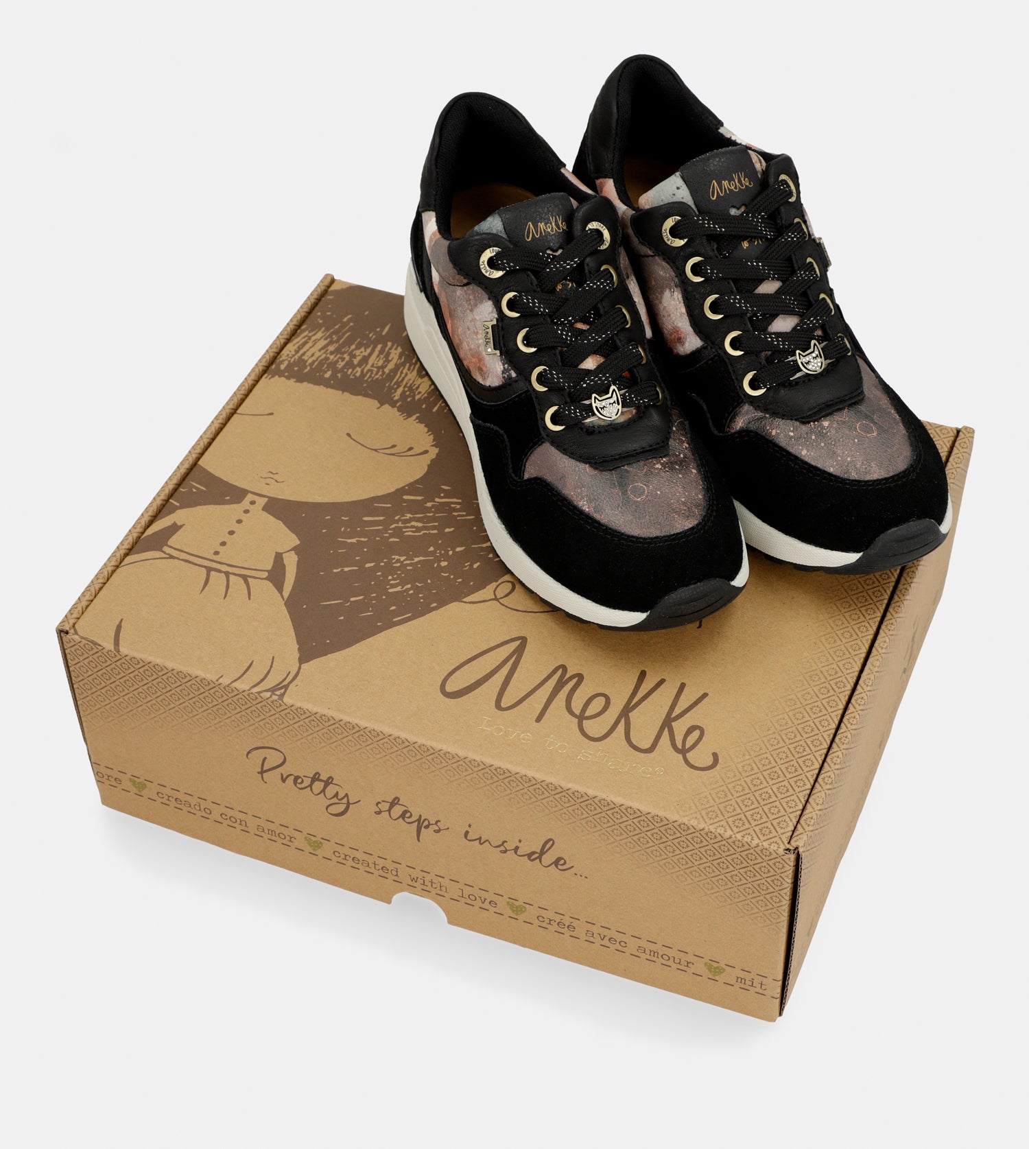 Gepolsterter schwarzer Keilsneaker