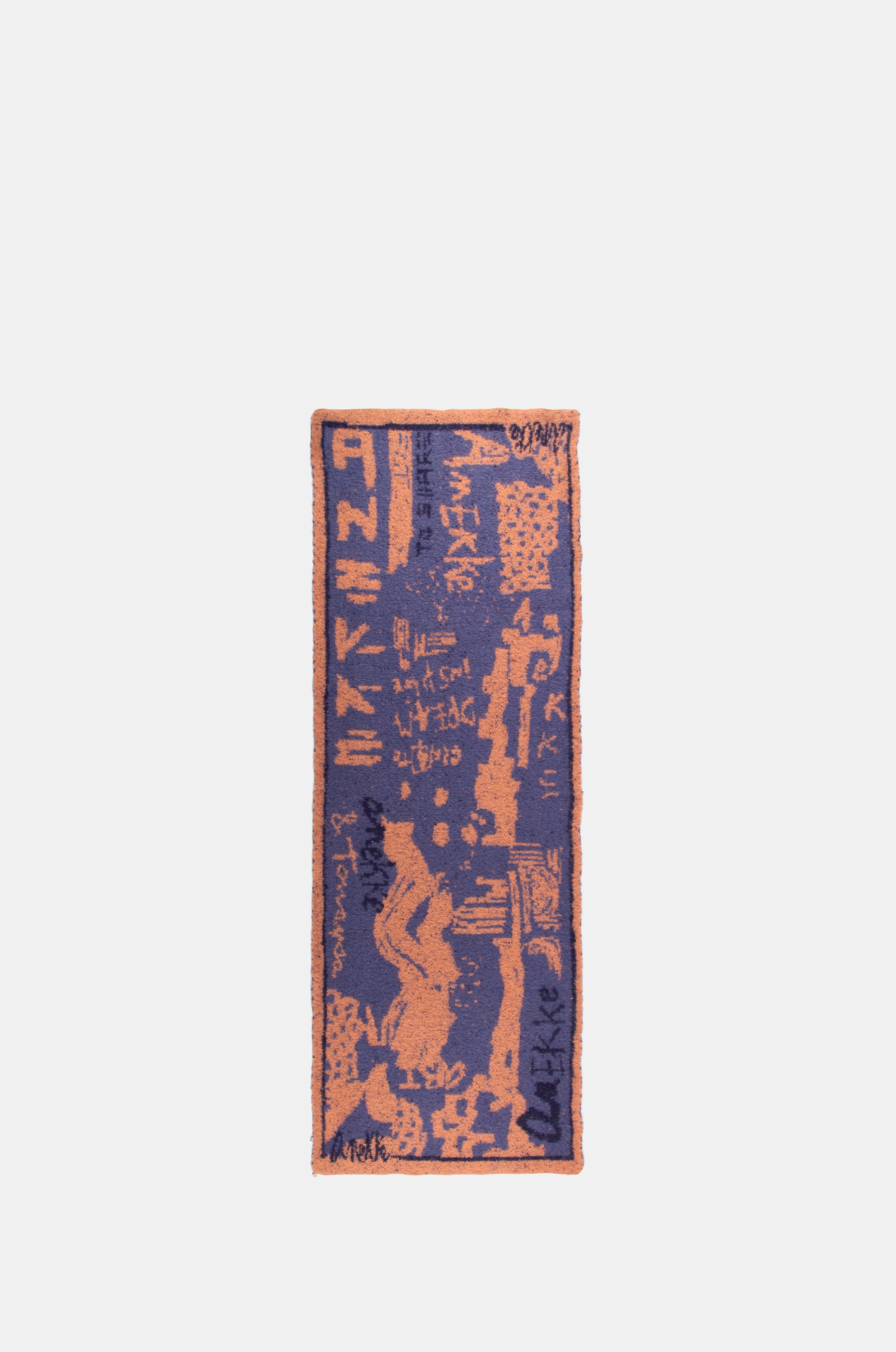 Contemporary Schal in Blau und Terrakotta.