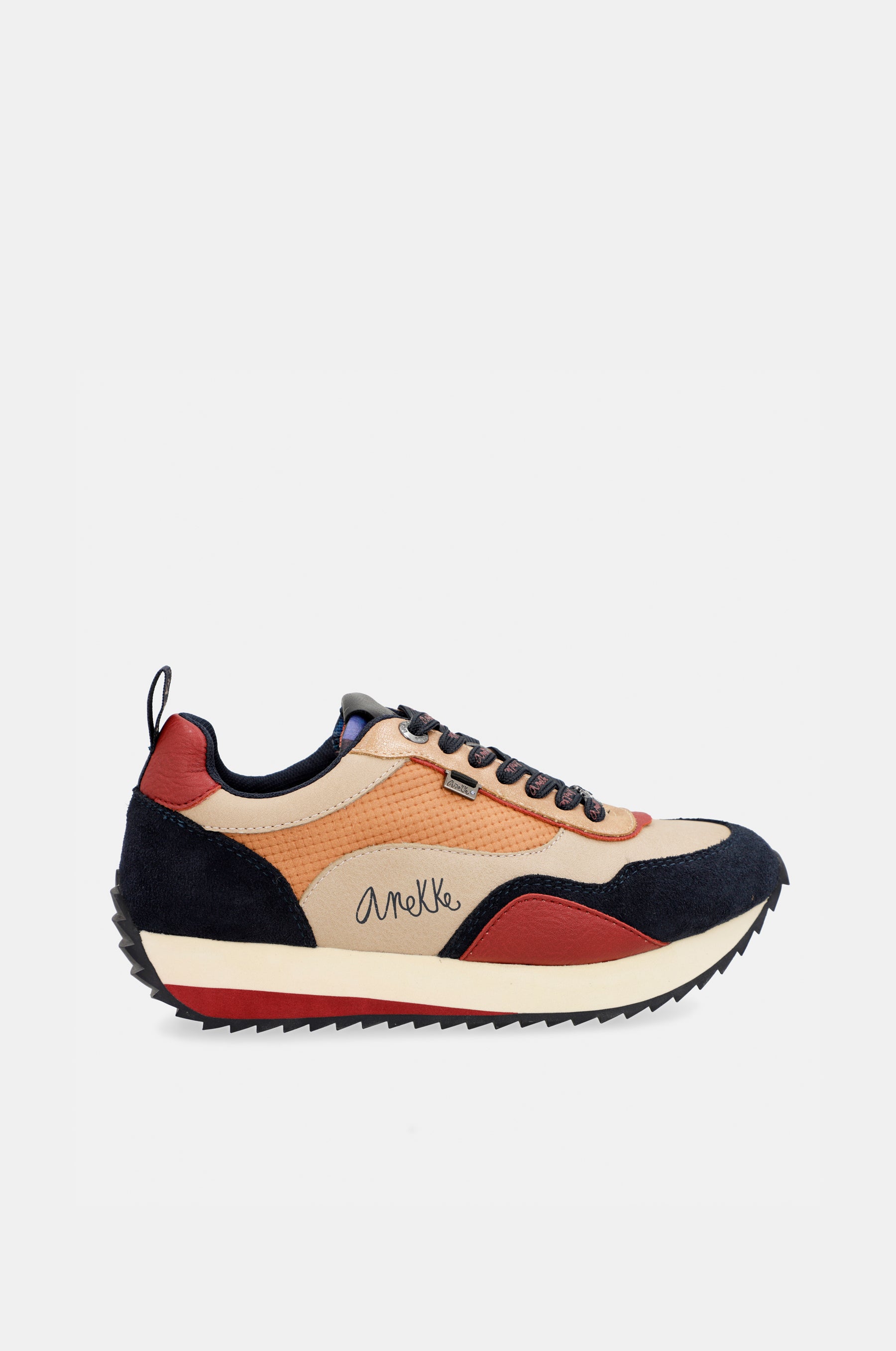 Moderner mehrfarbiger Sneaker