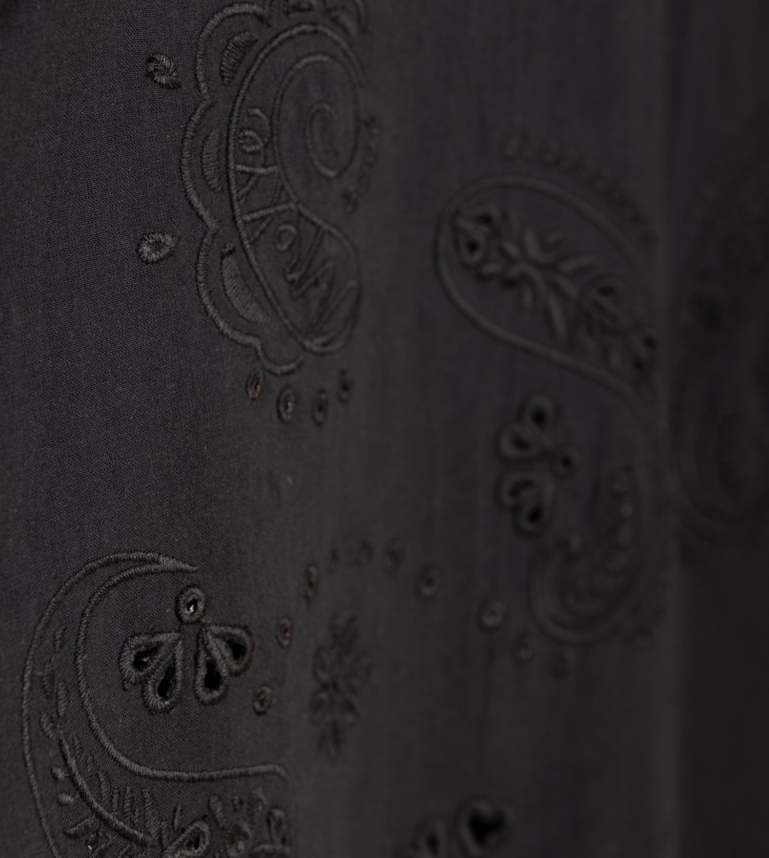 Kurzes schwarzes Kleid