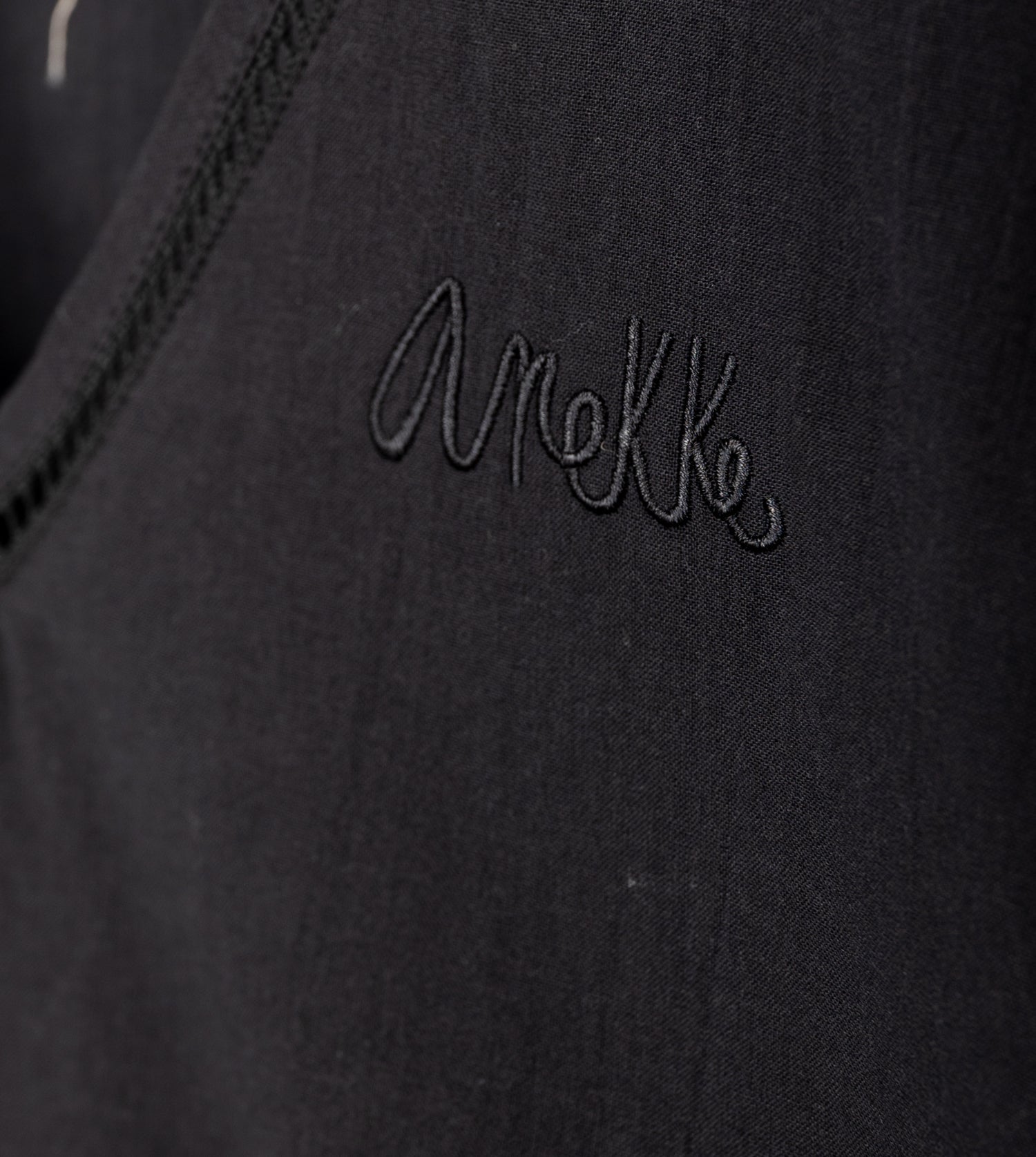 Kurzes schwarzes Kleid