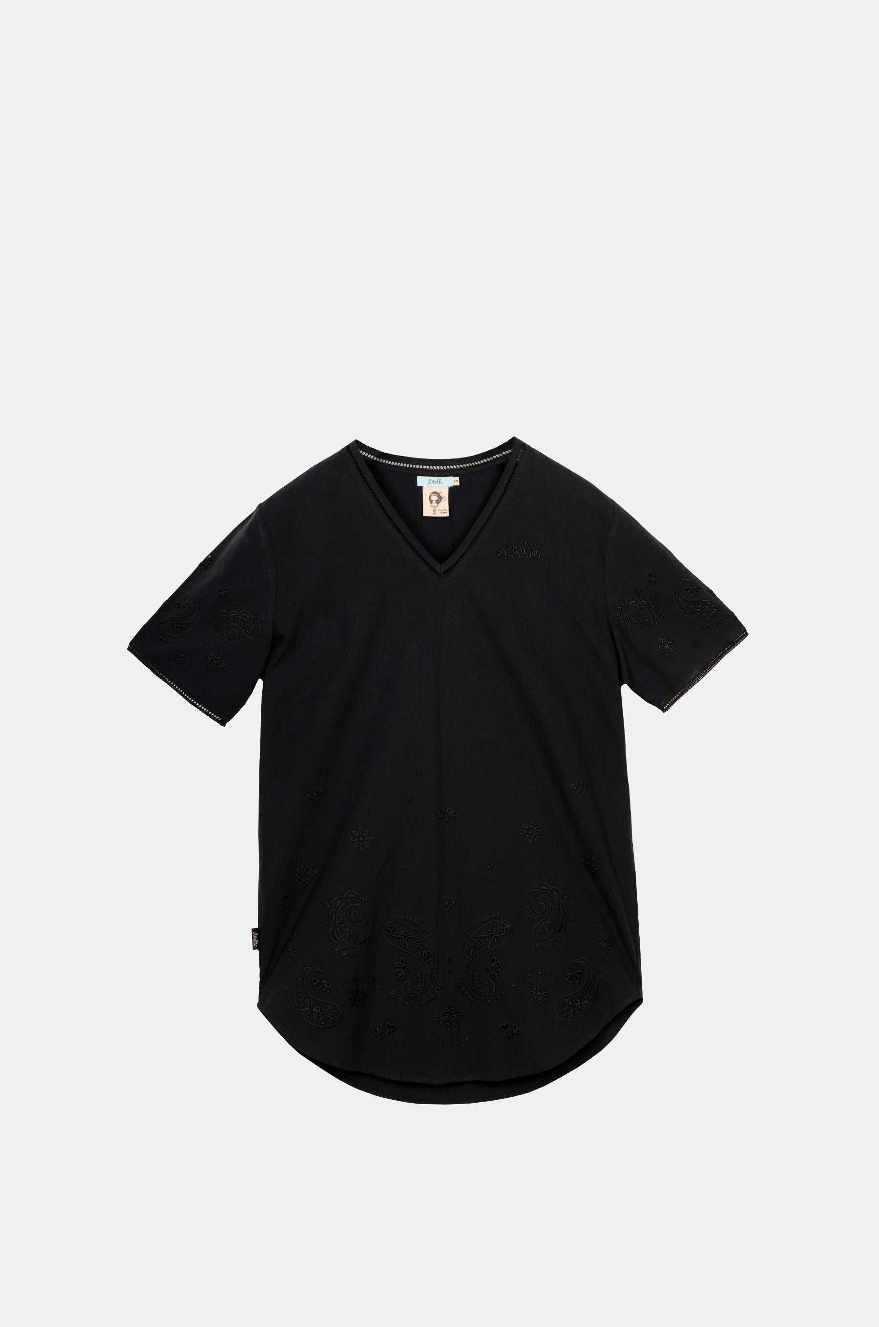 Kurzes schwarzes Kleid