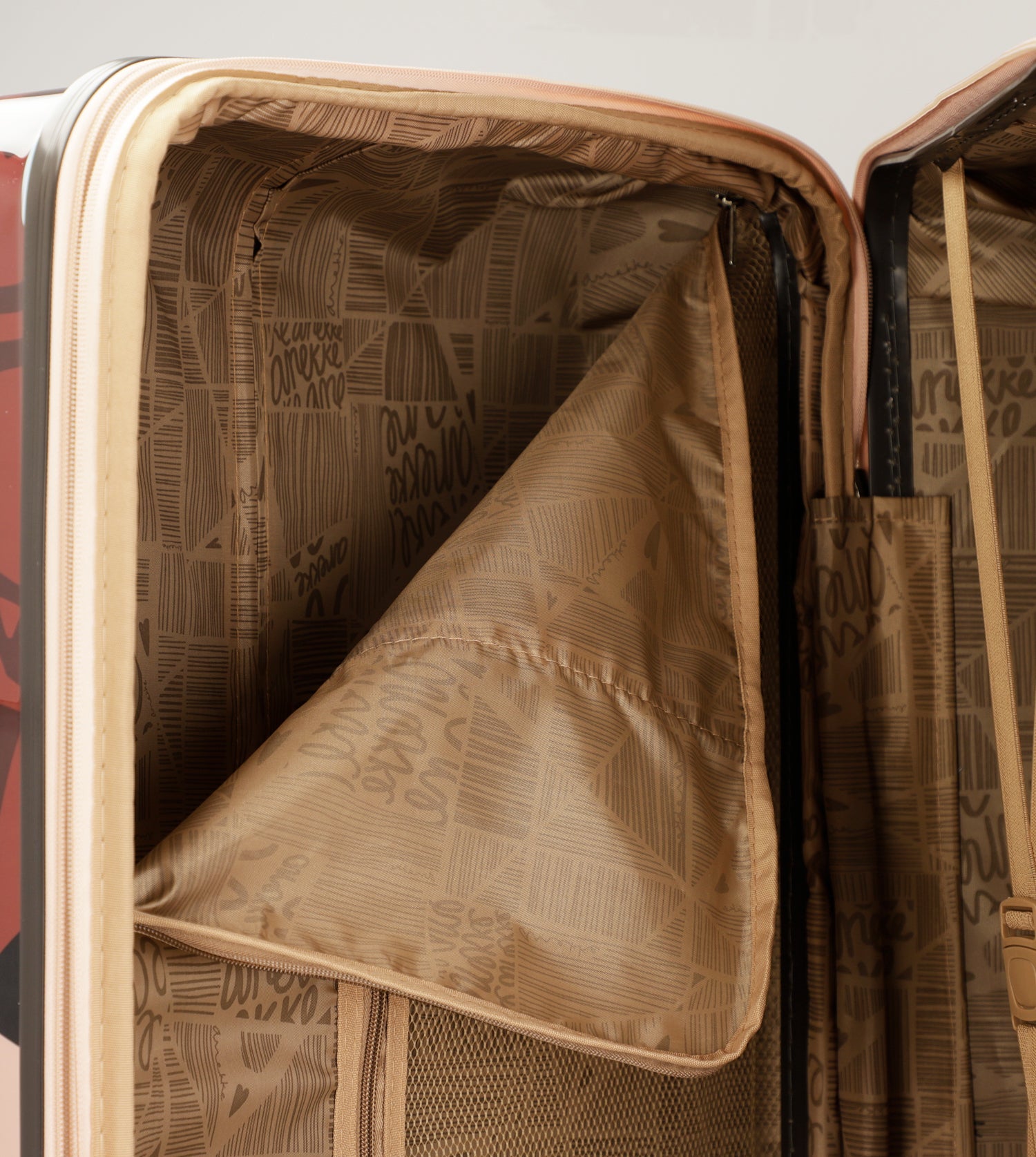 Anekke großer Koffer