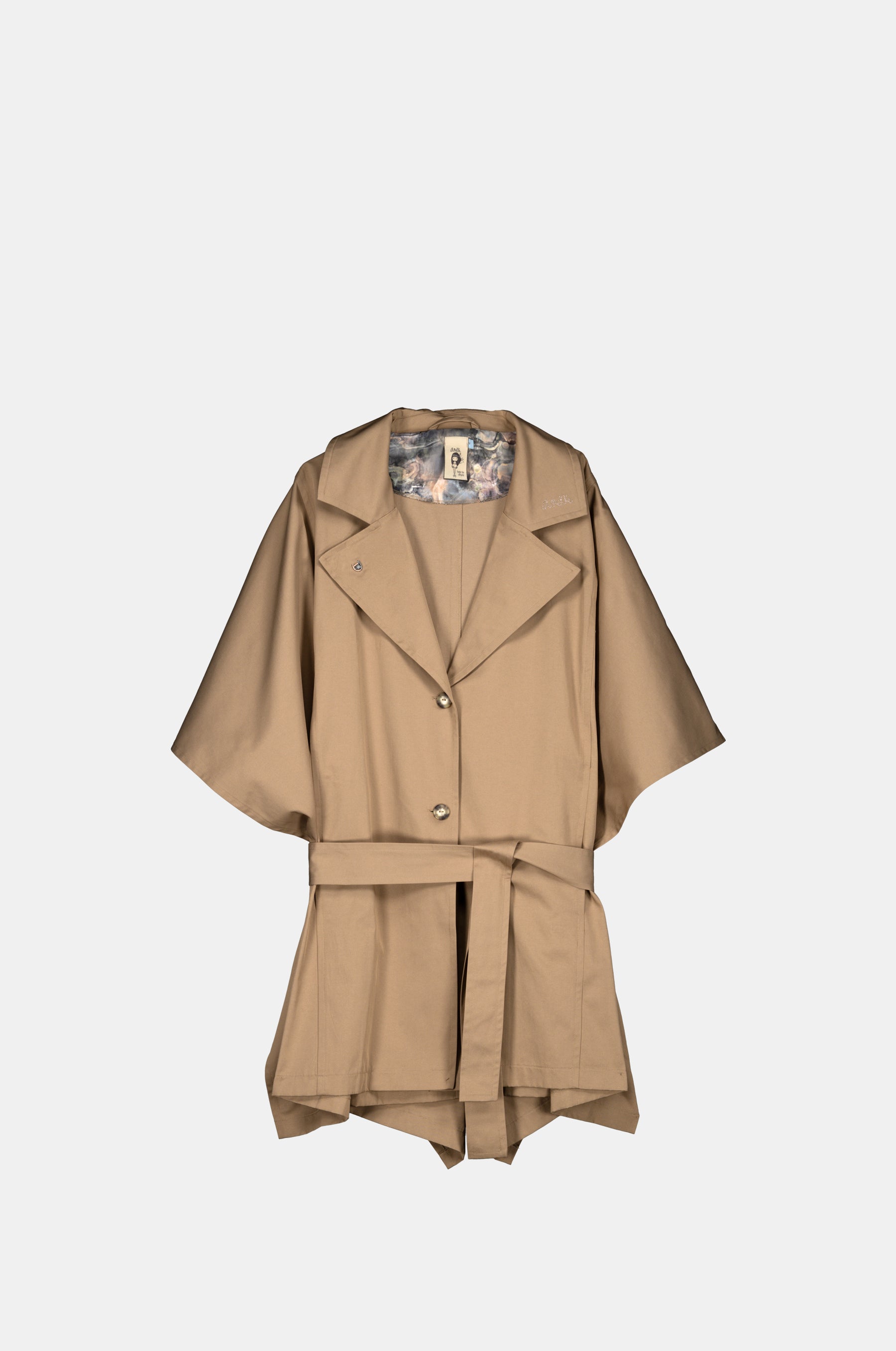 Beiger Trenchcoat im Cape-Stil