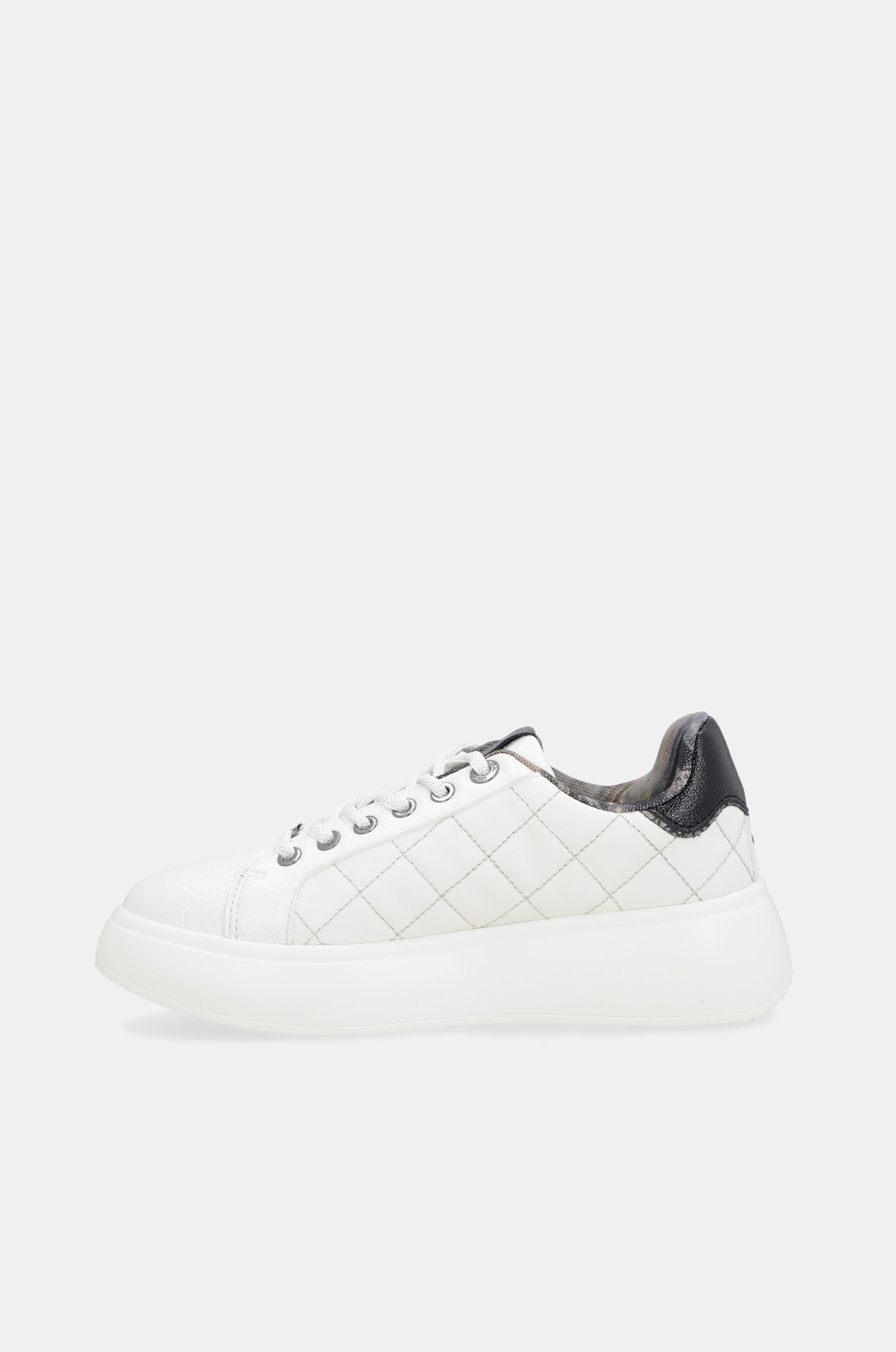 Lässige weiße Sneaker