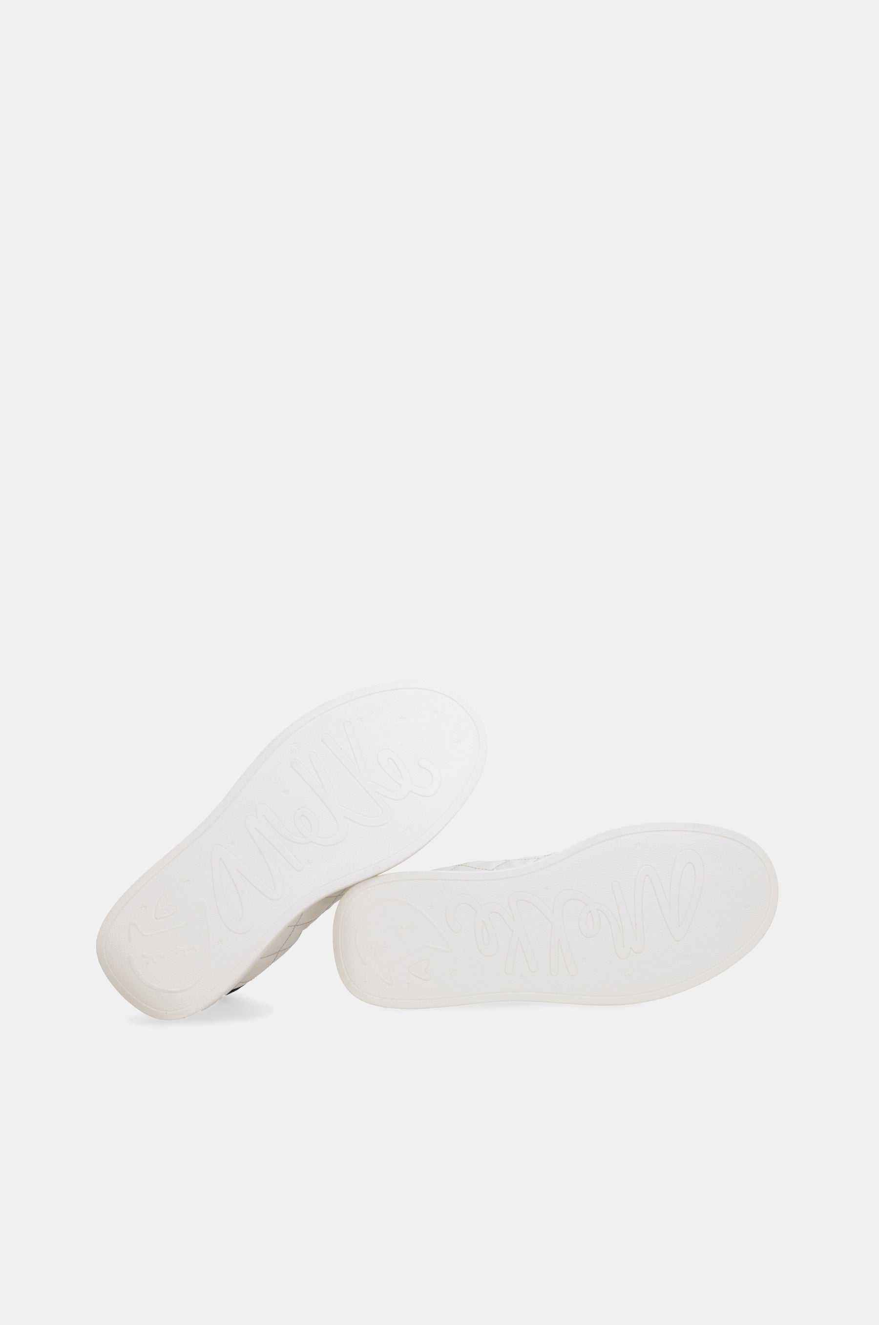 Lässige weiße Sneaker