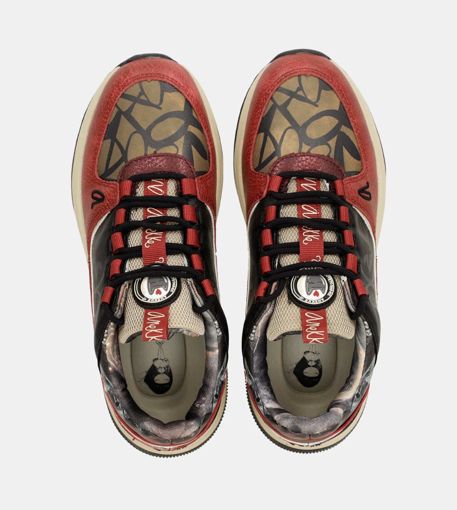 Sportliche mehrfarbige Sneaker