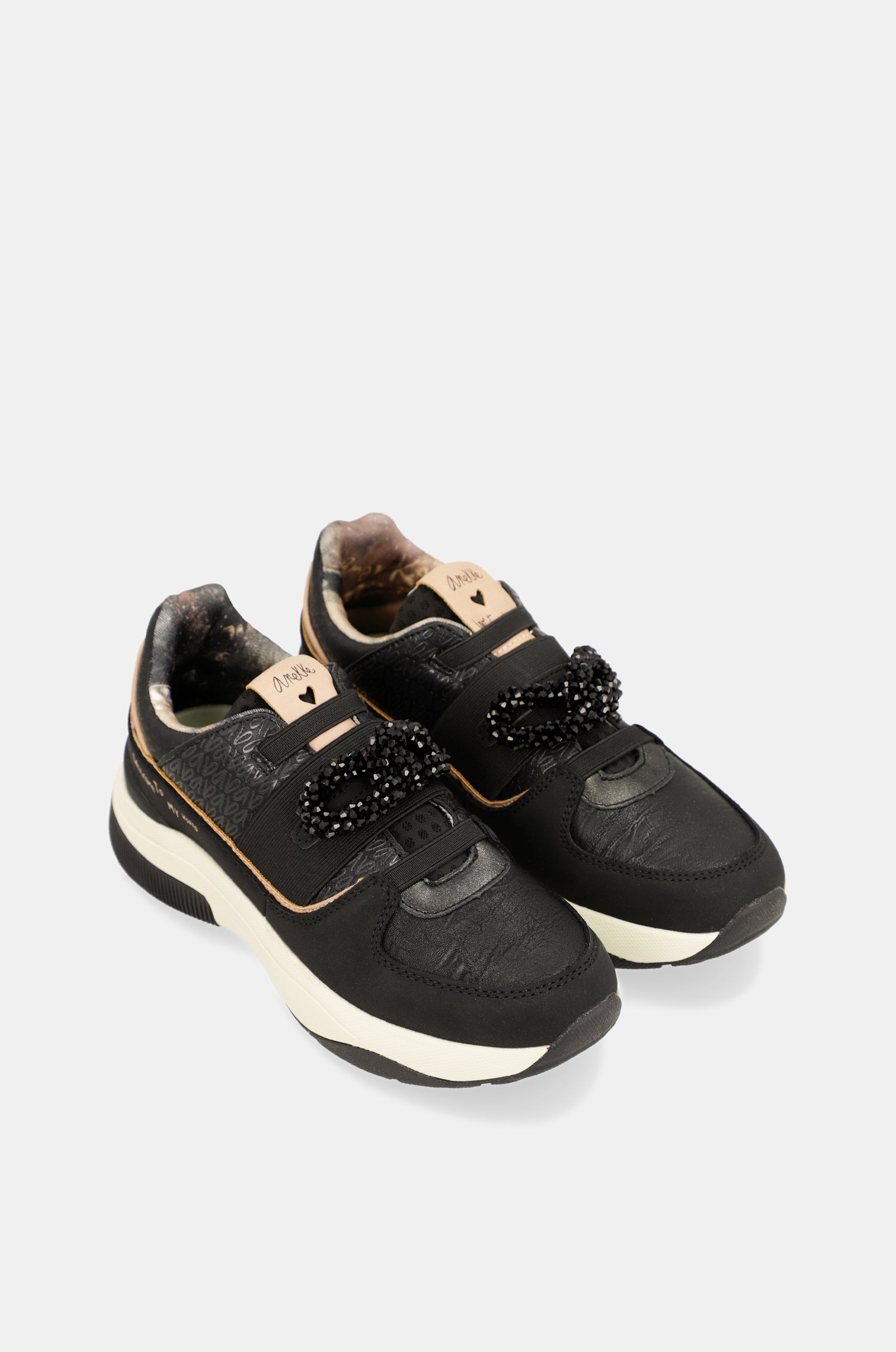 Sportliche schwarze Sneaker