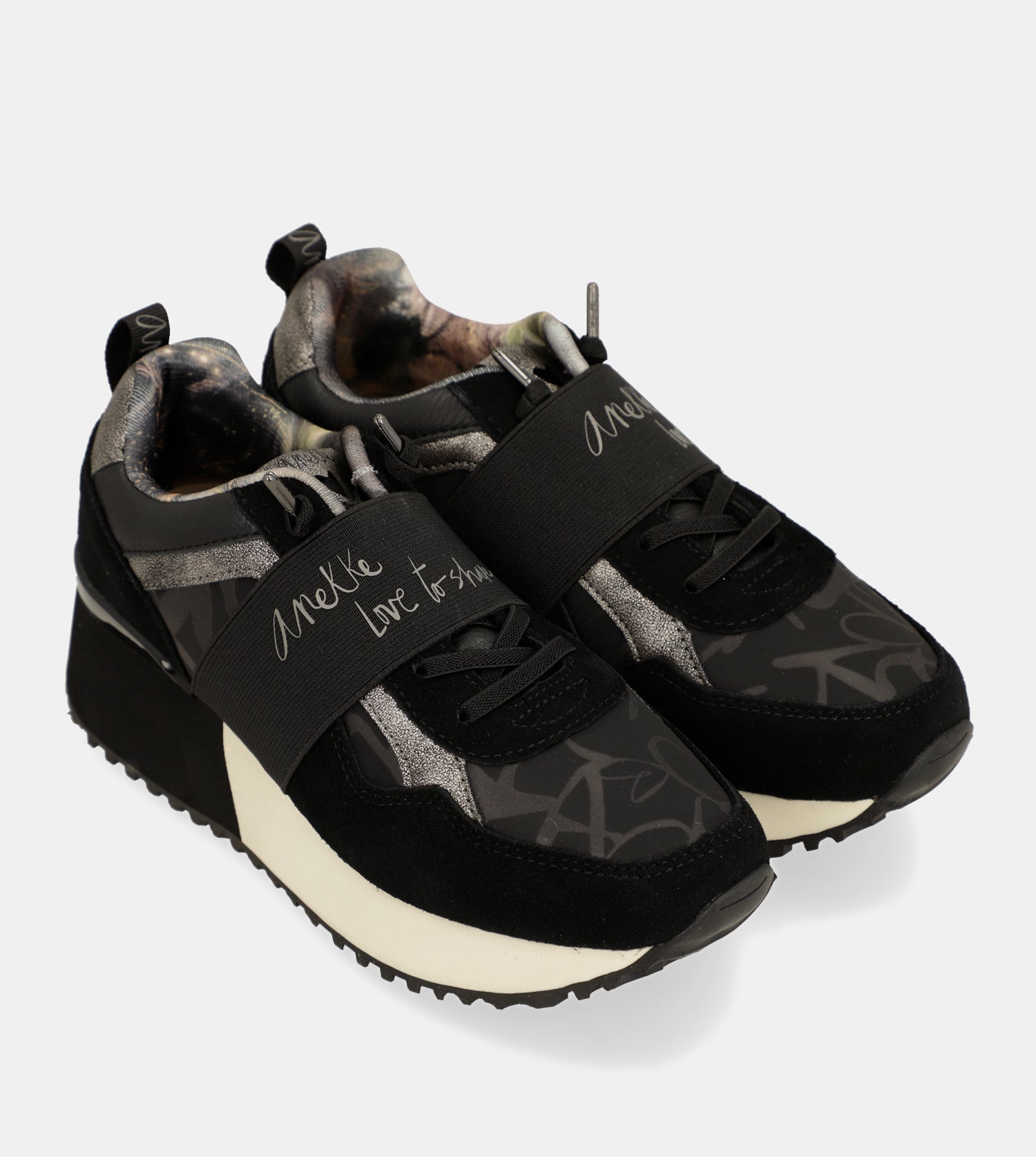 Urban schwarze Sneaker