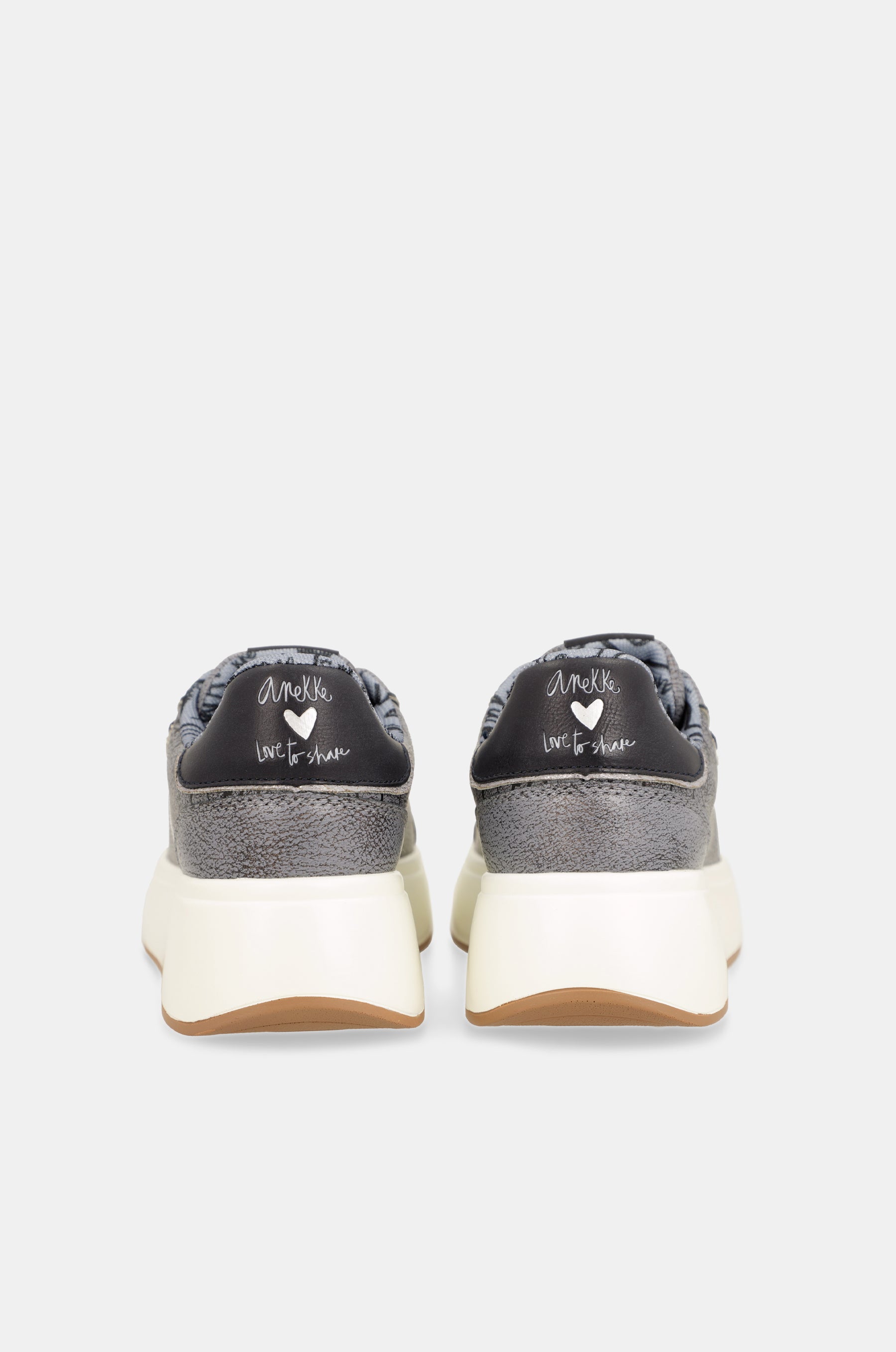 Lässige blaue Sneaker