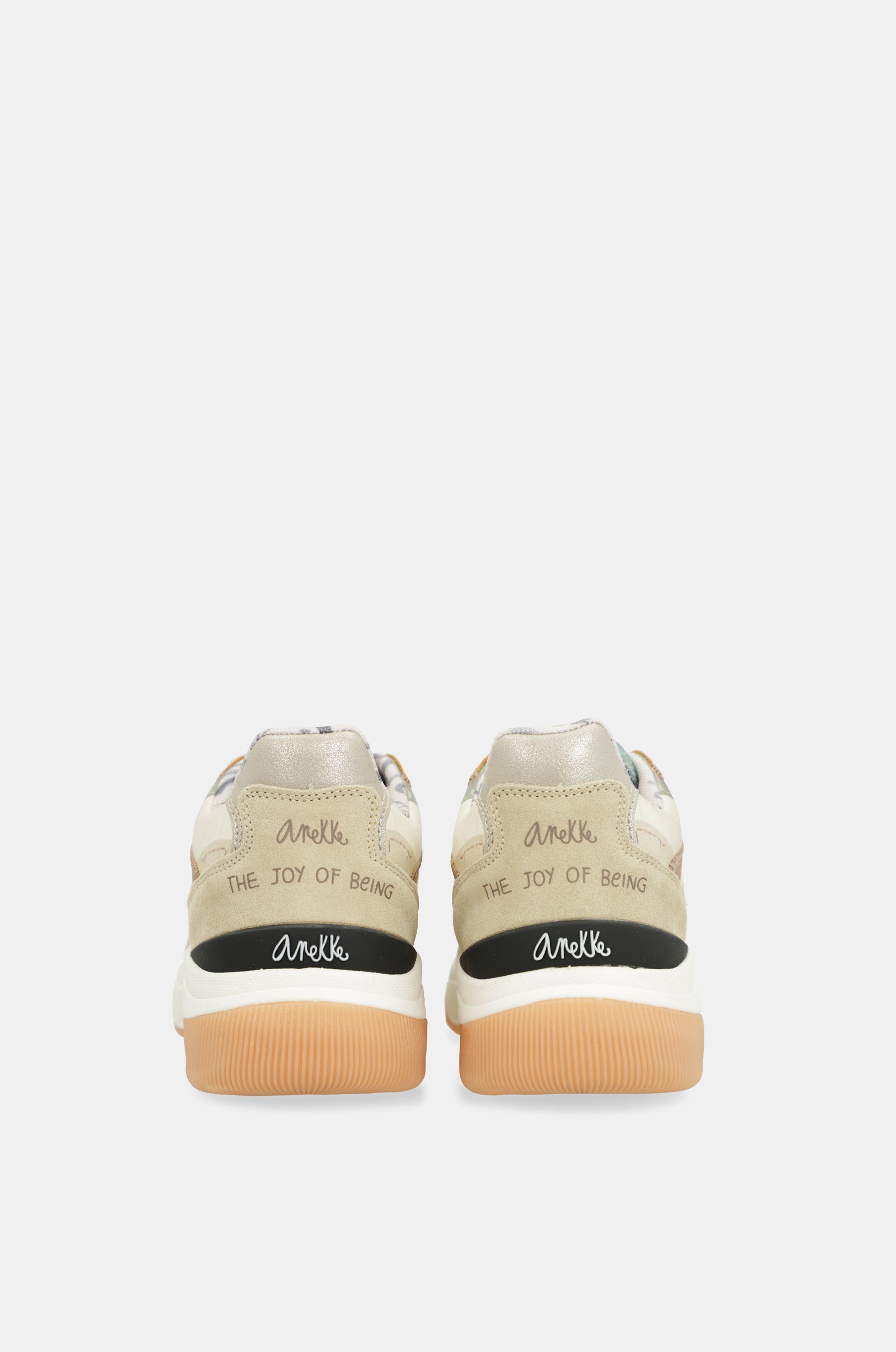 Pink sneakers Memories