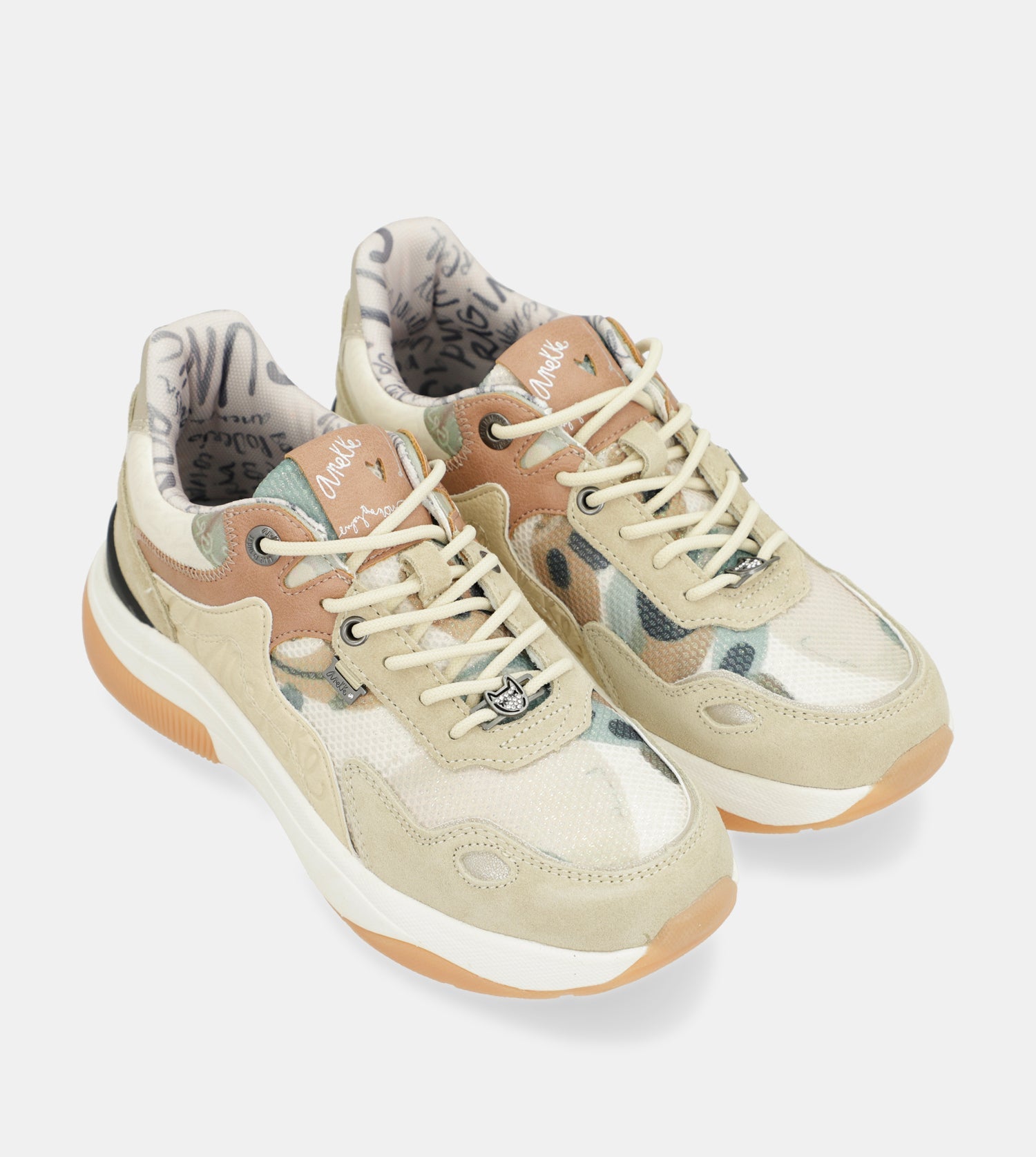 Pink sneakers Memories