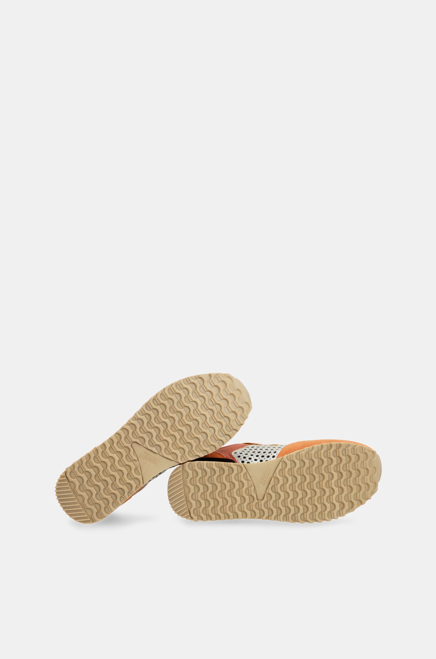 Rote Plattform-Sneakers