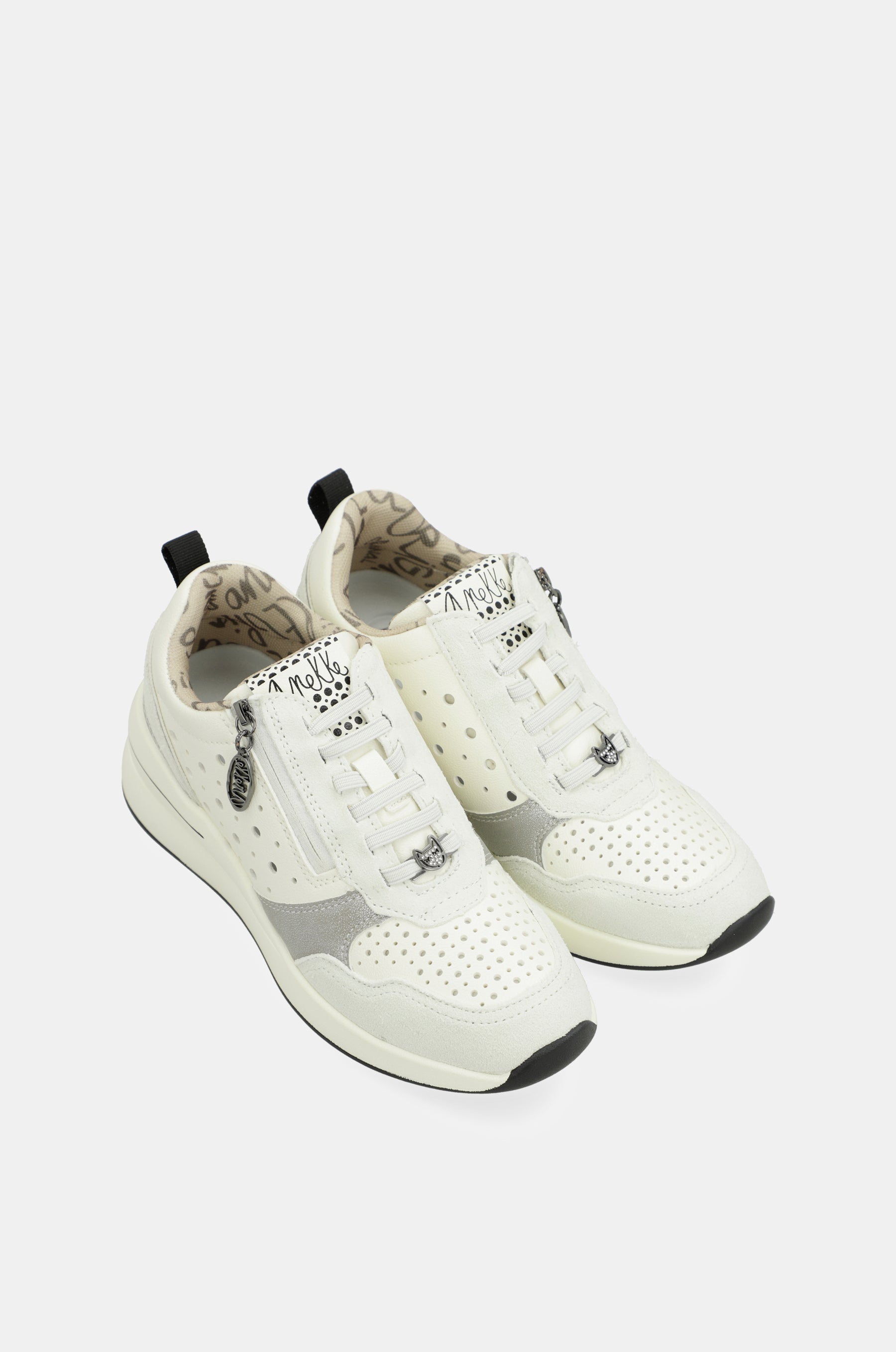 Weiße Keil-Sneakers mit Punkten