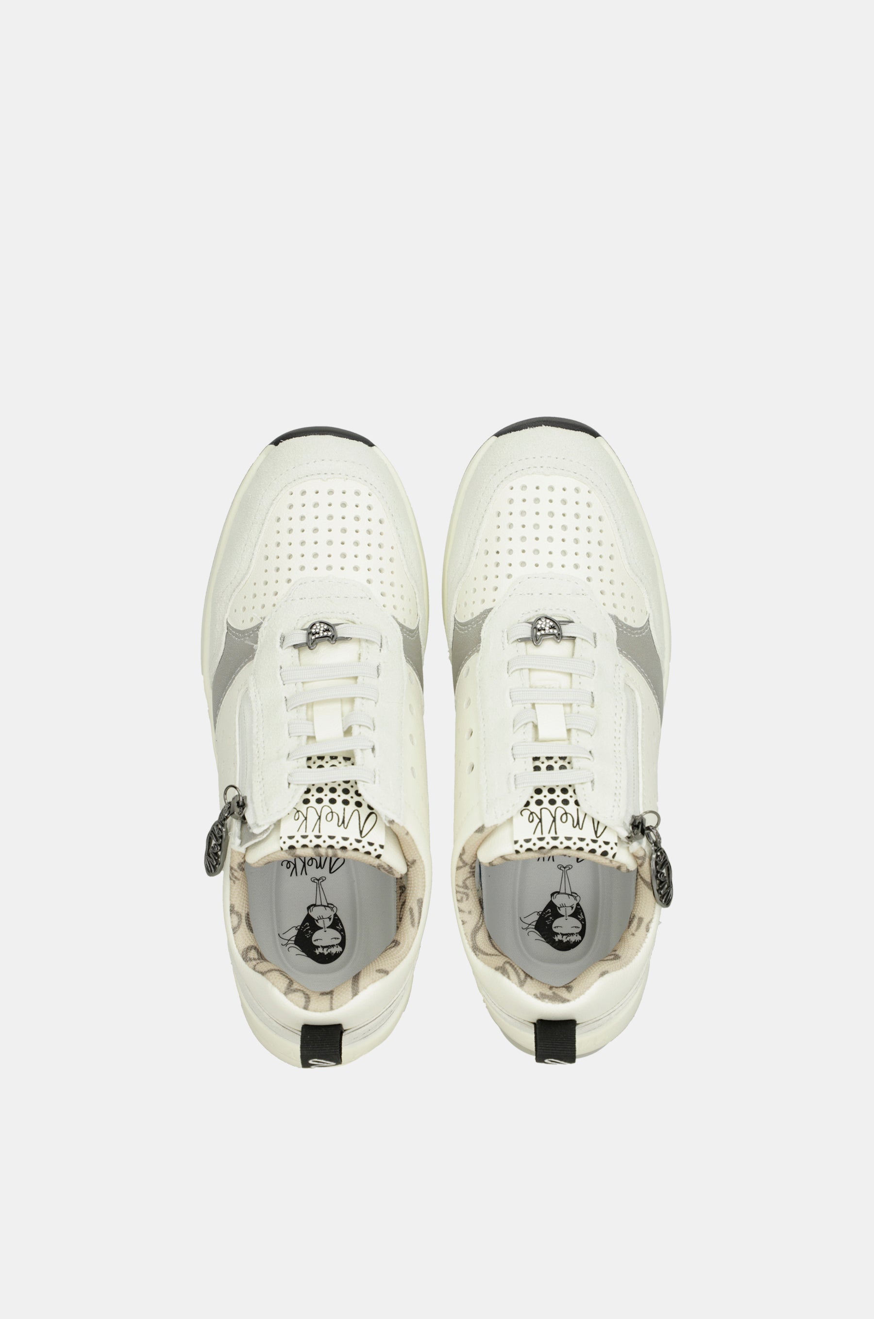 Weiße Keil-Sneakers mit Punkten