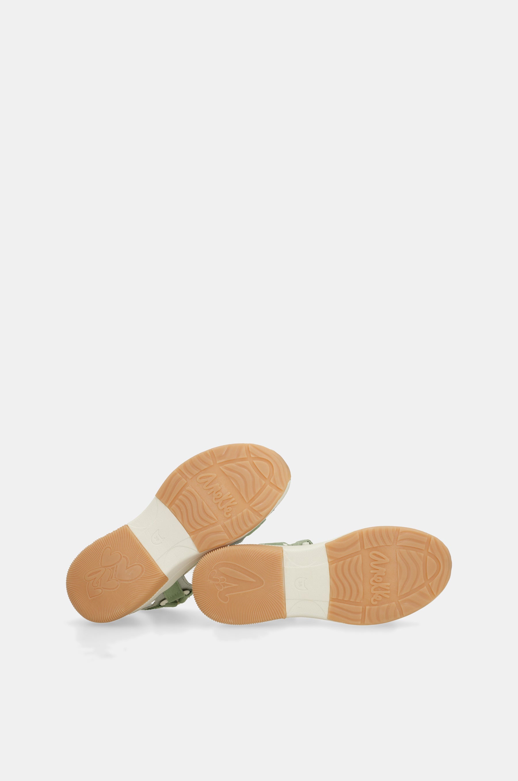 Grüne Sportsandalen