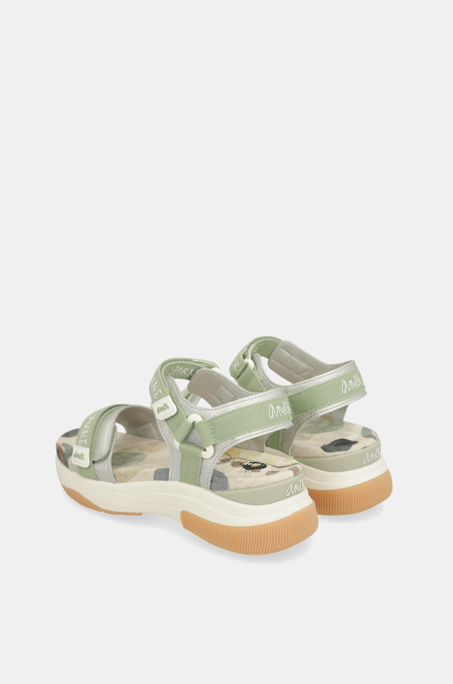 Grüne Sportsandalen