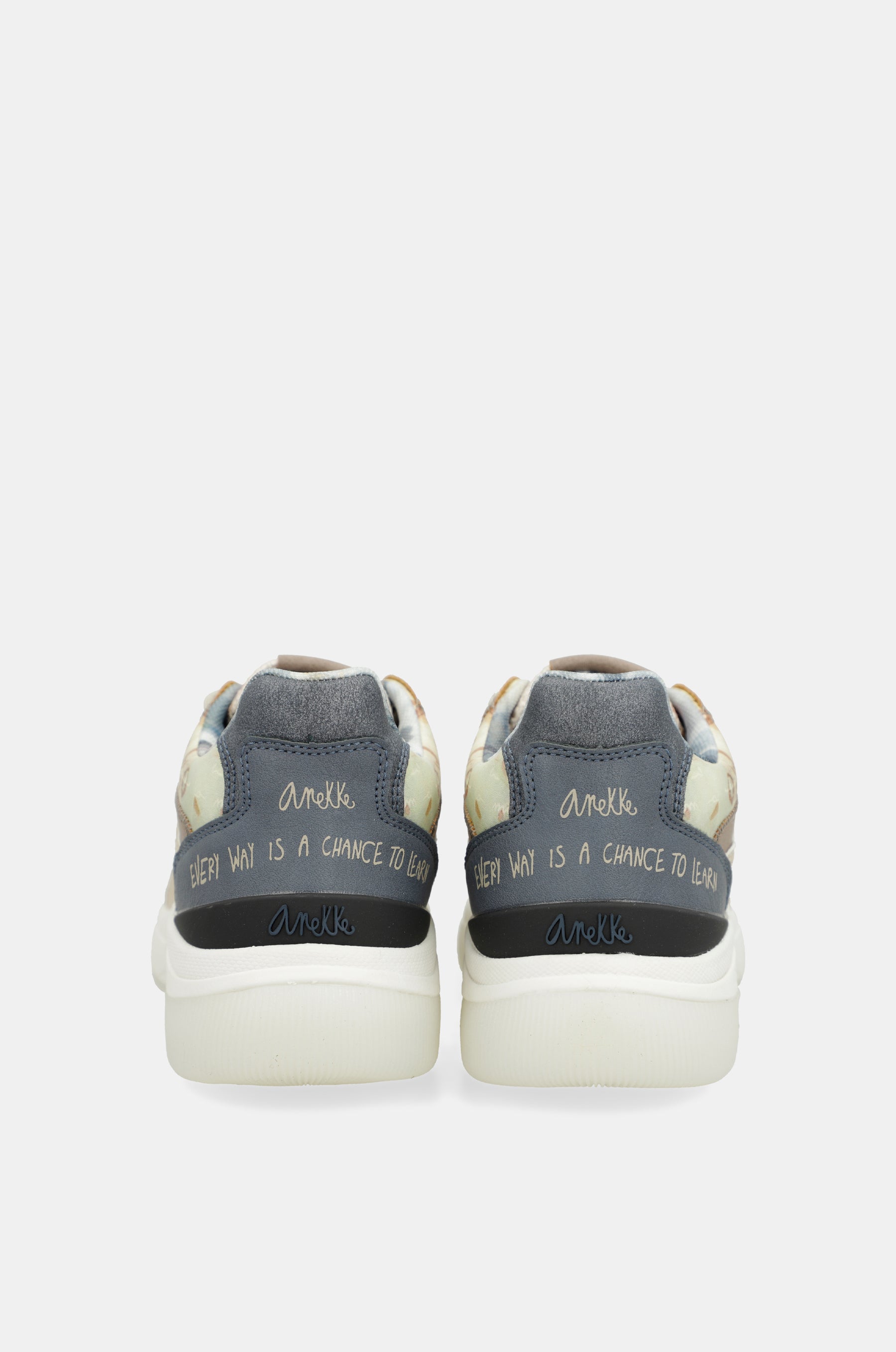 Beige sneakers Memories