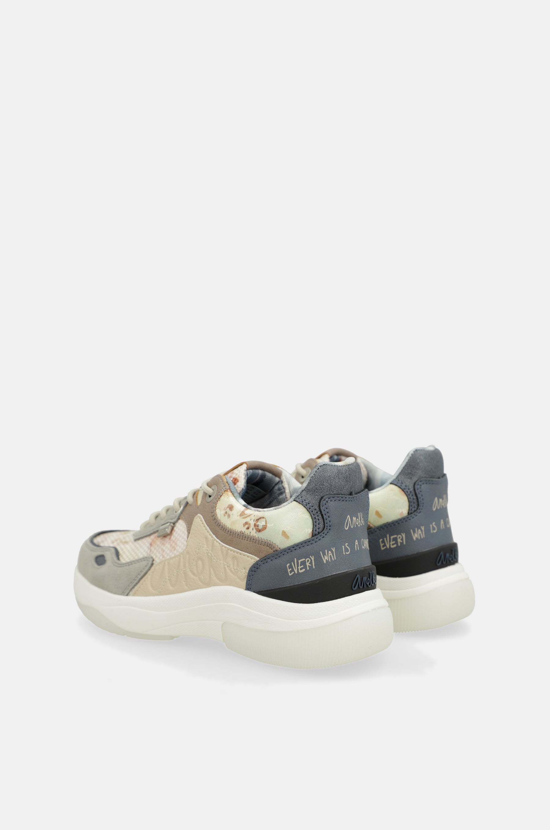 Beige sneakers Memories