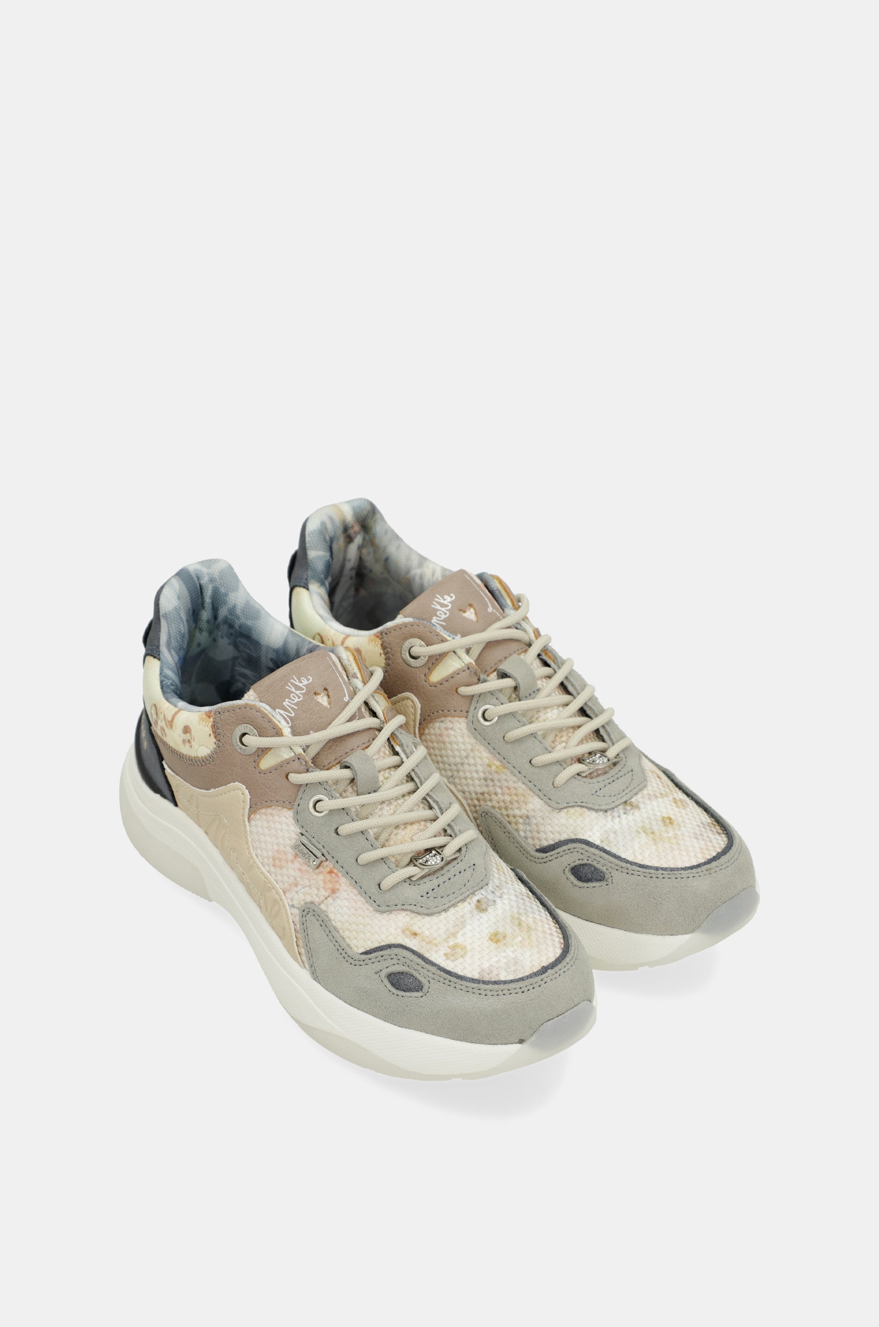 Beige sneakers Memories