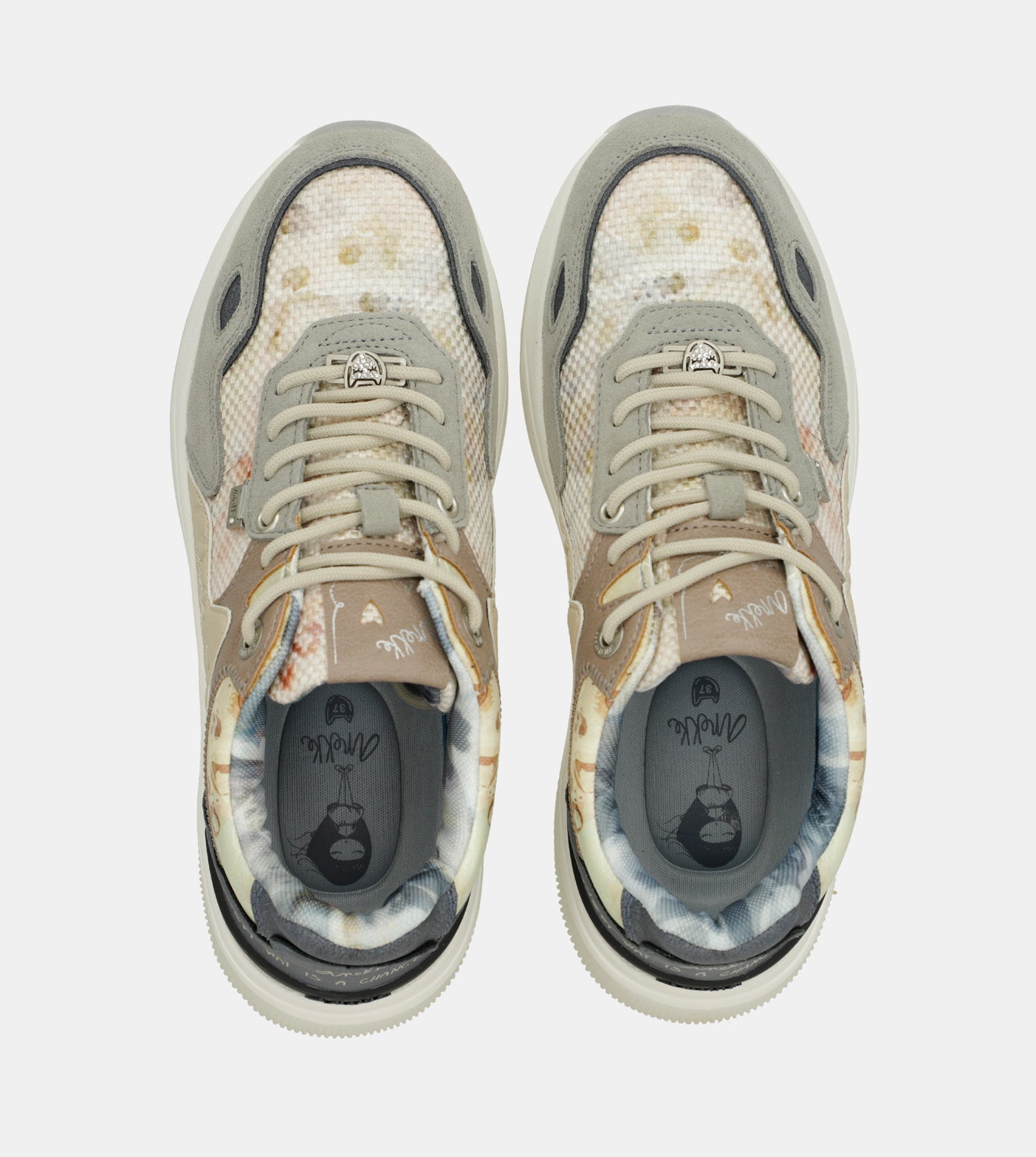 Beige sneakers Memories