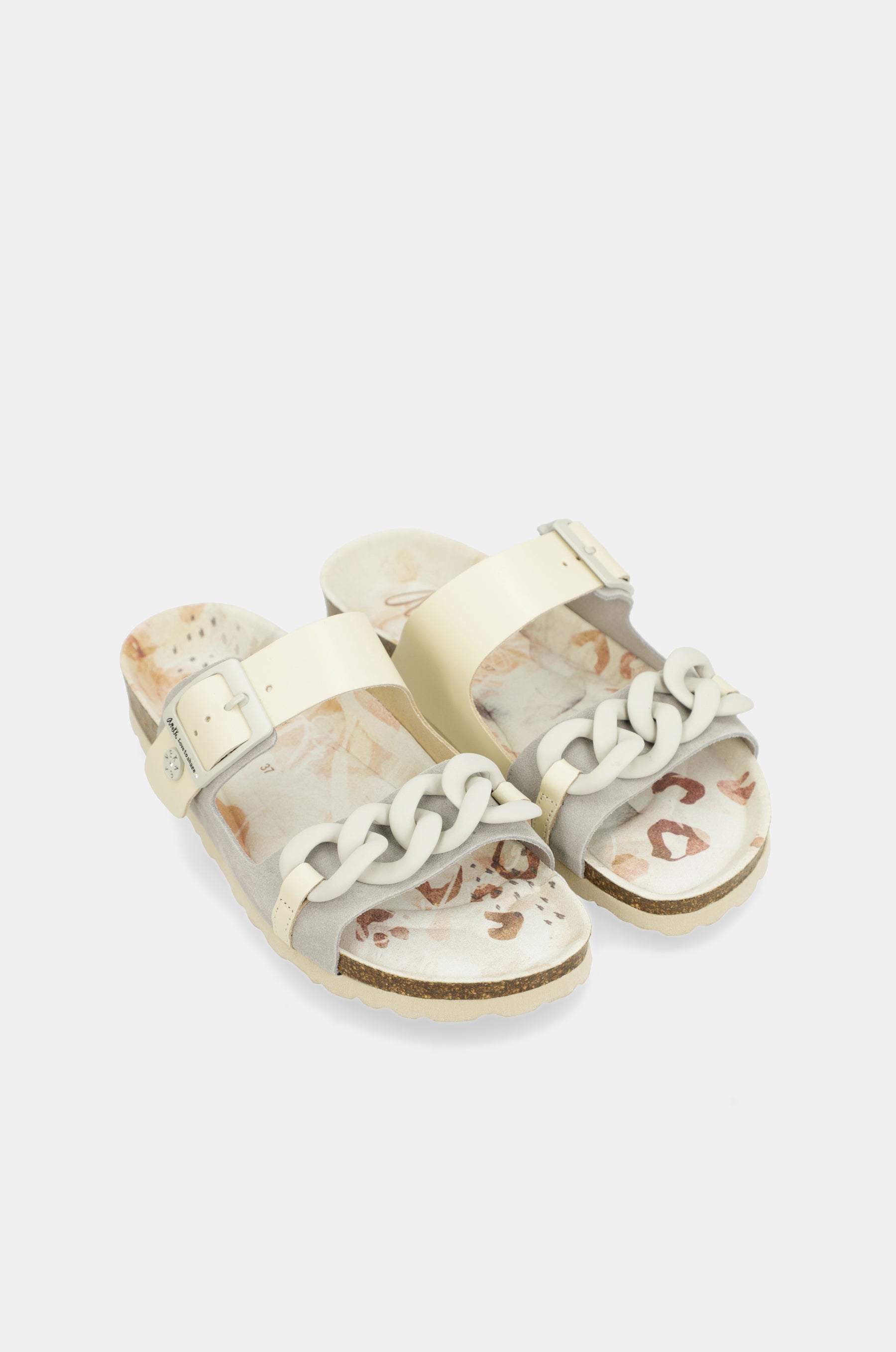 Graue Bio-Sandalen mit Kettendetail