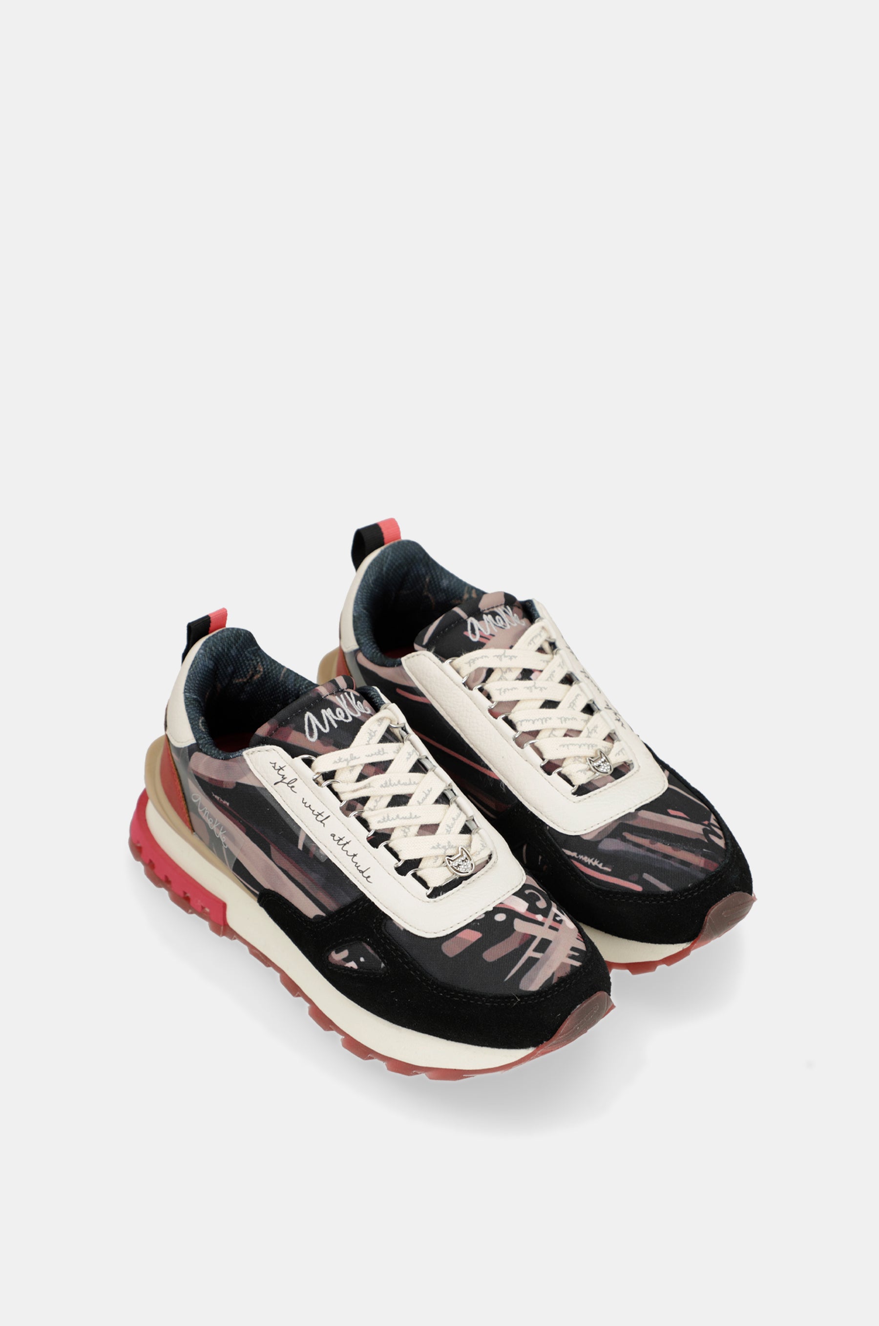 Sneakers schwarz gemustert