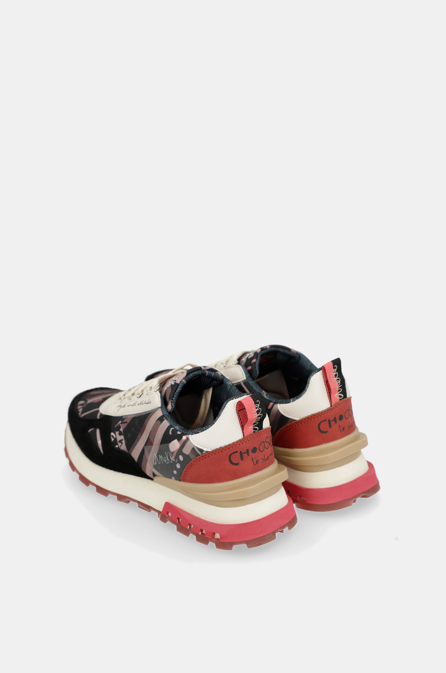 Sneakers schwarz gemustert