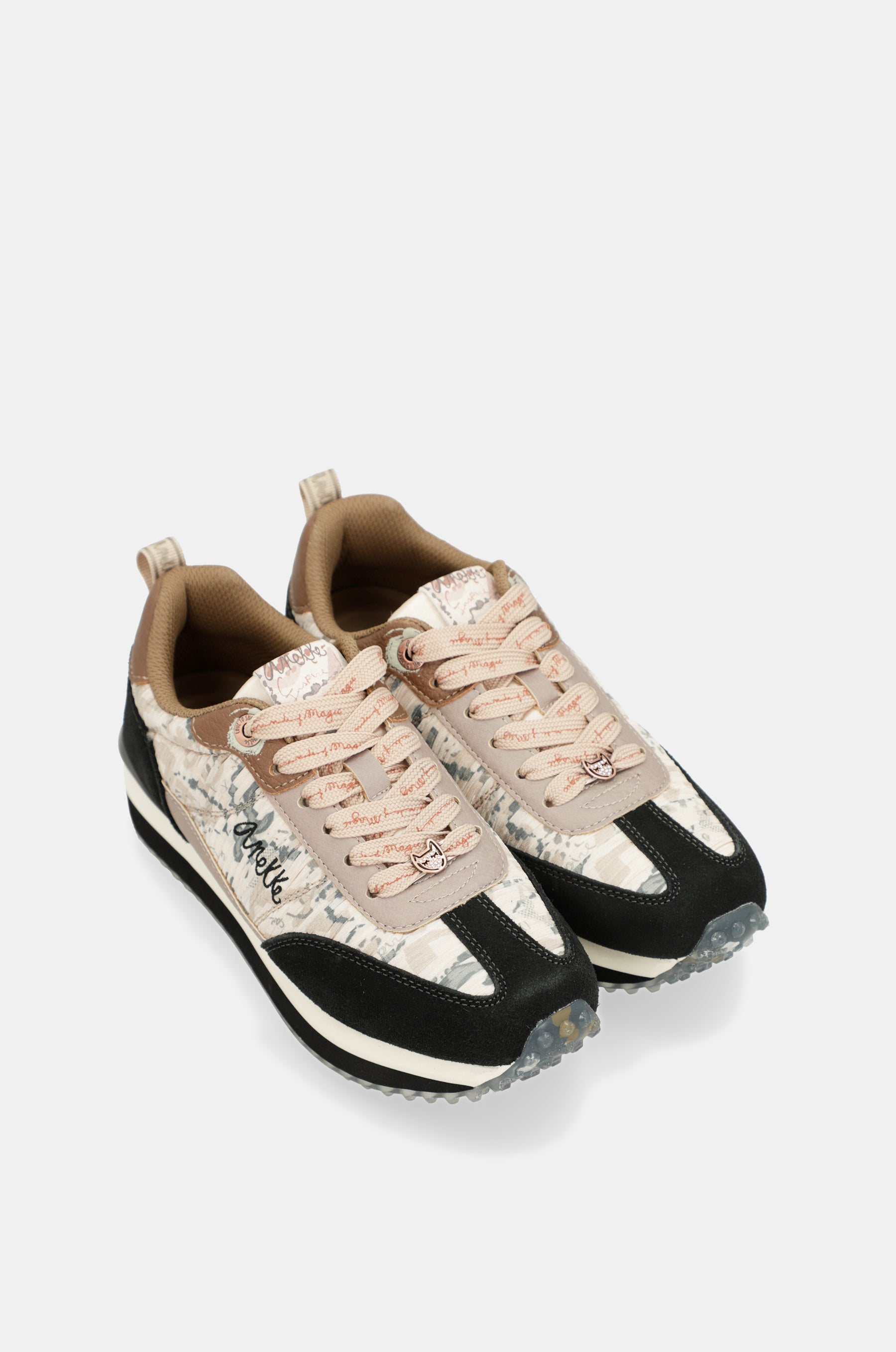 Sneakers schwarz und gold mit mehrfarbiger Sohle