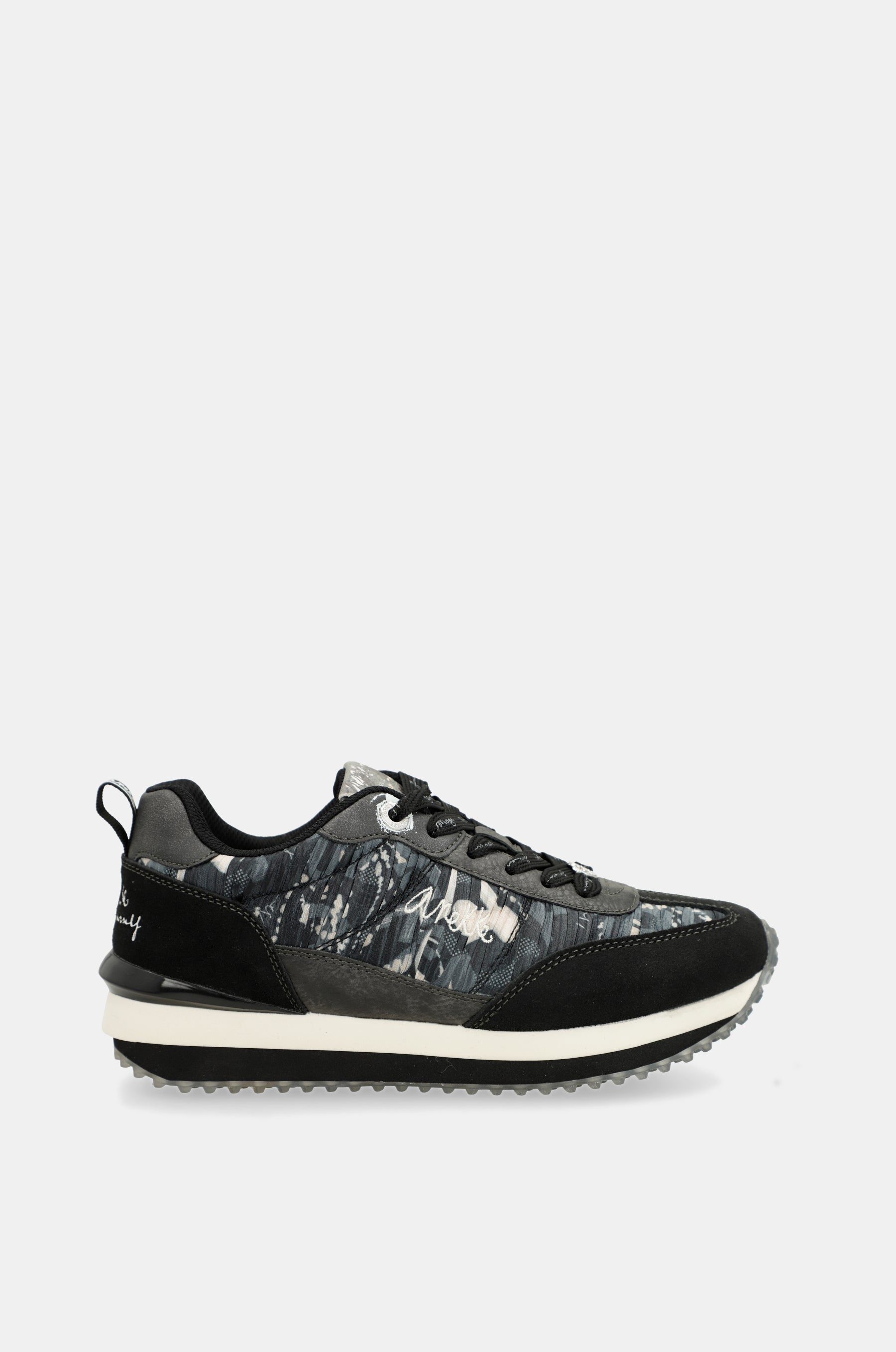 Sneakers schwarz mit mehrfarbiger Sohle