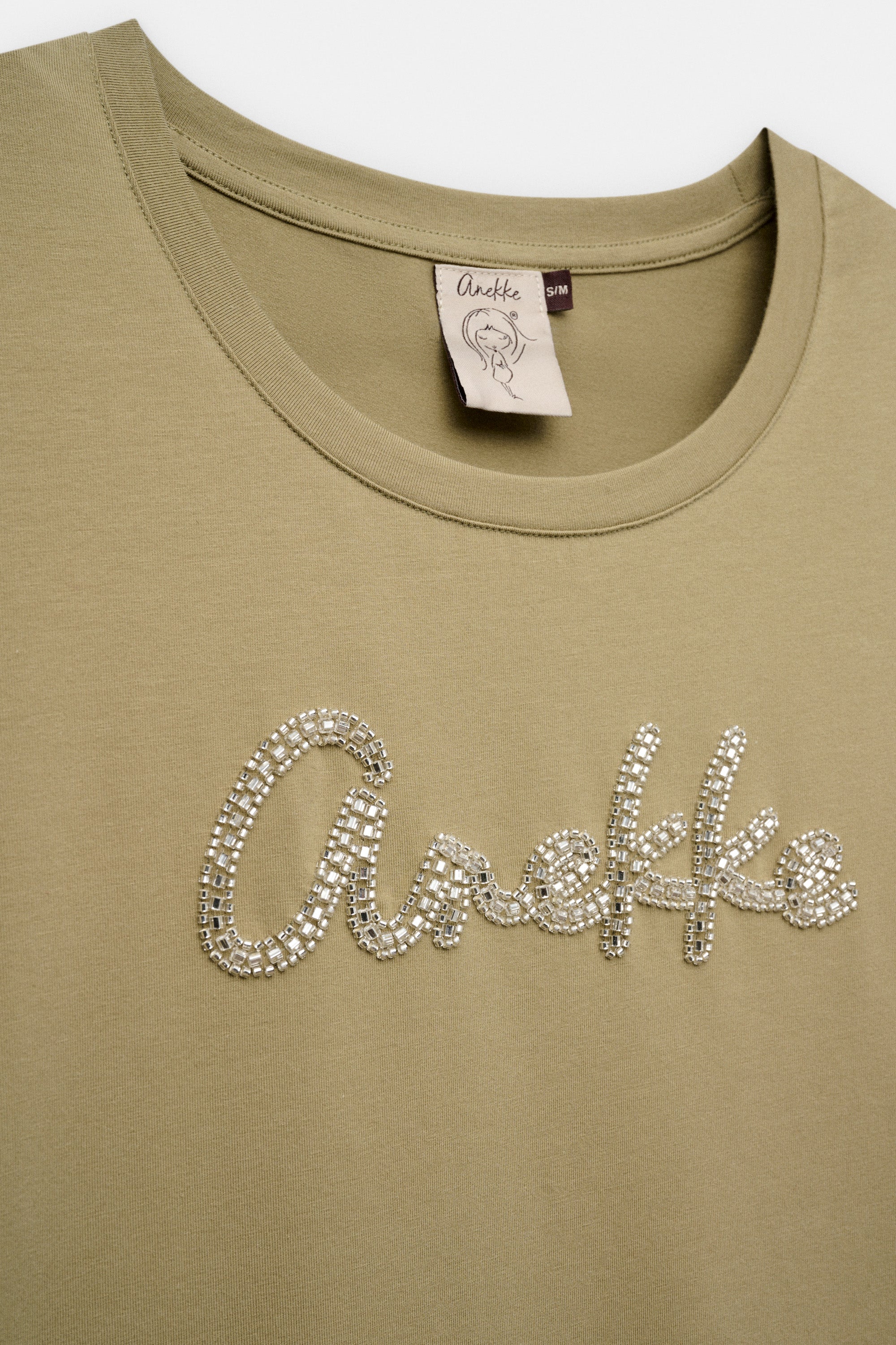 Grünes T-Shirt mit Logo