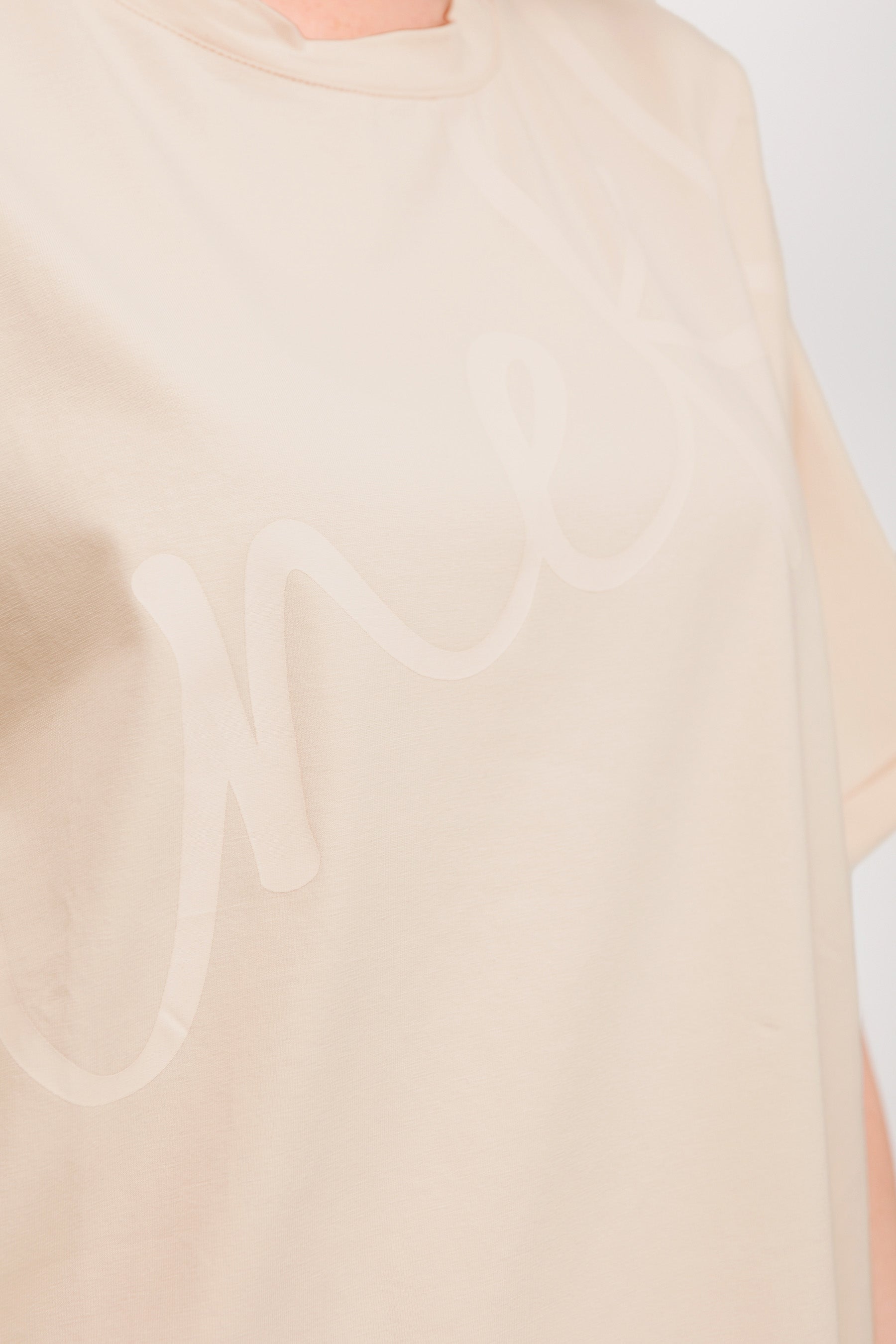 Beiges Kurzarm-T-Shirt mit Print