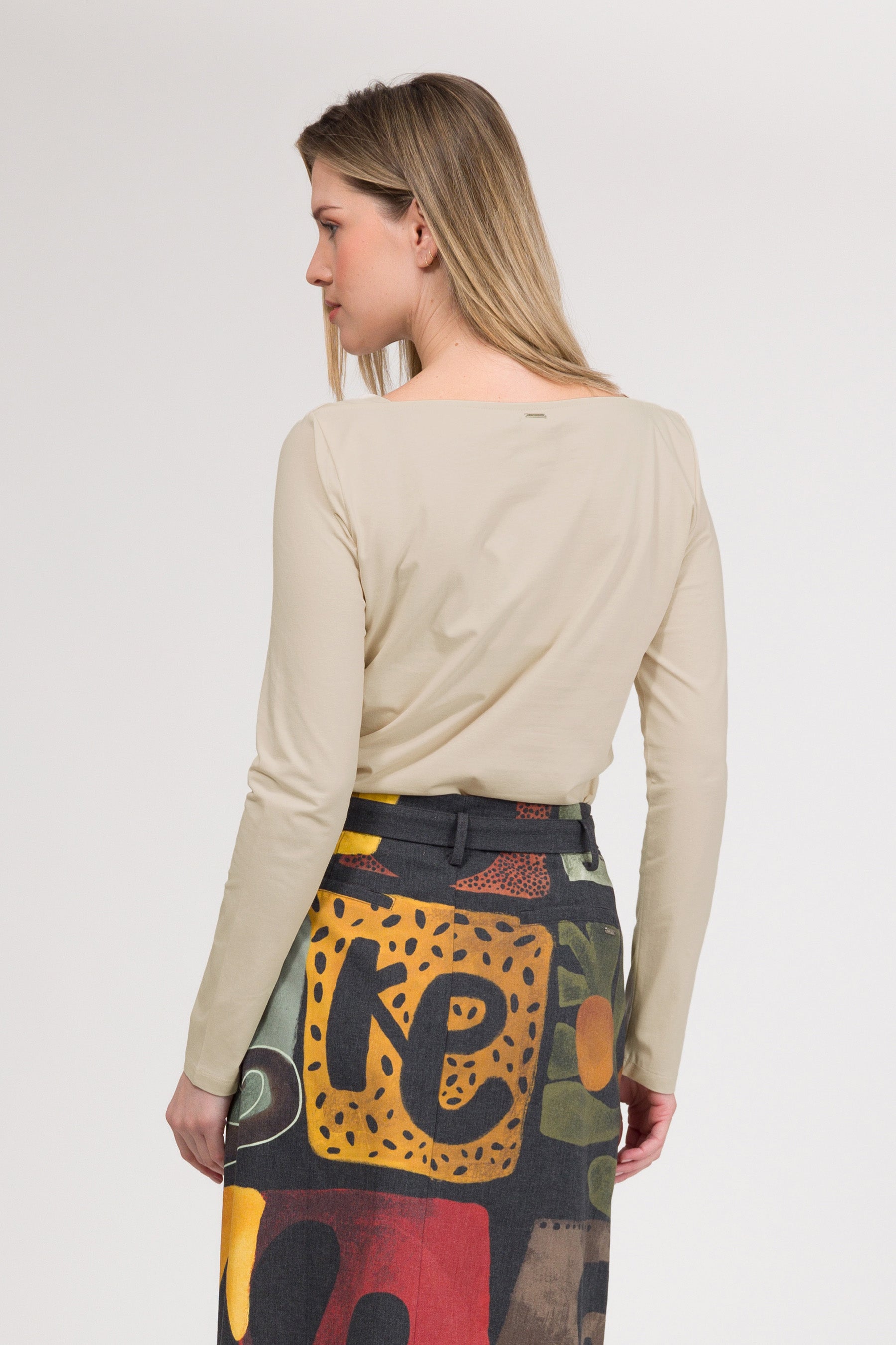 Beiges Langarm-T-Shirt mit Logo