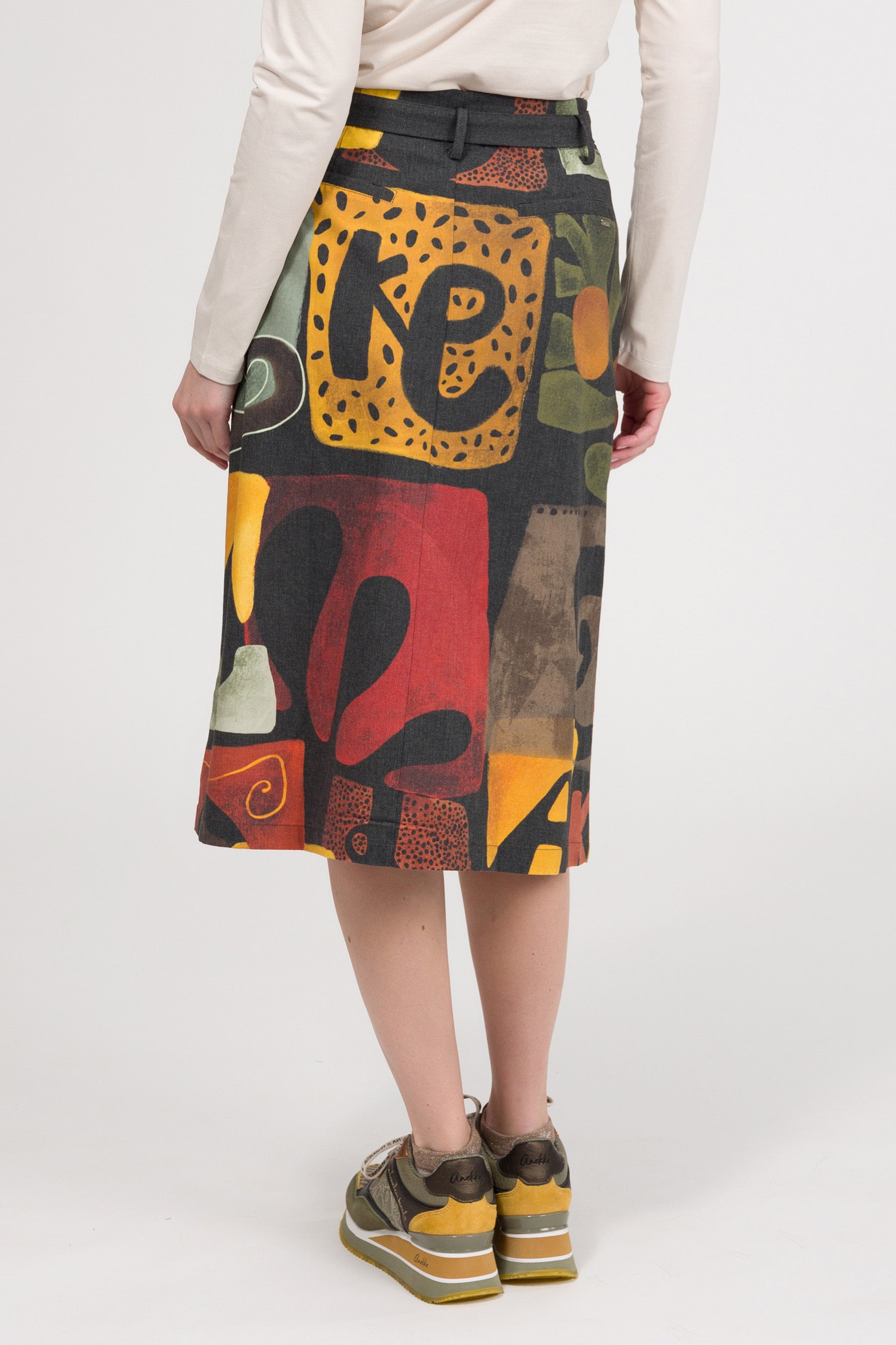 Rock mit Knöpfen Amphora