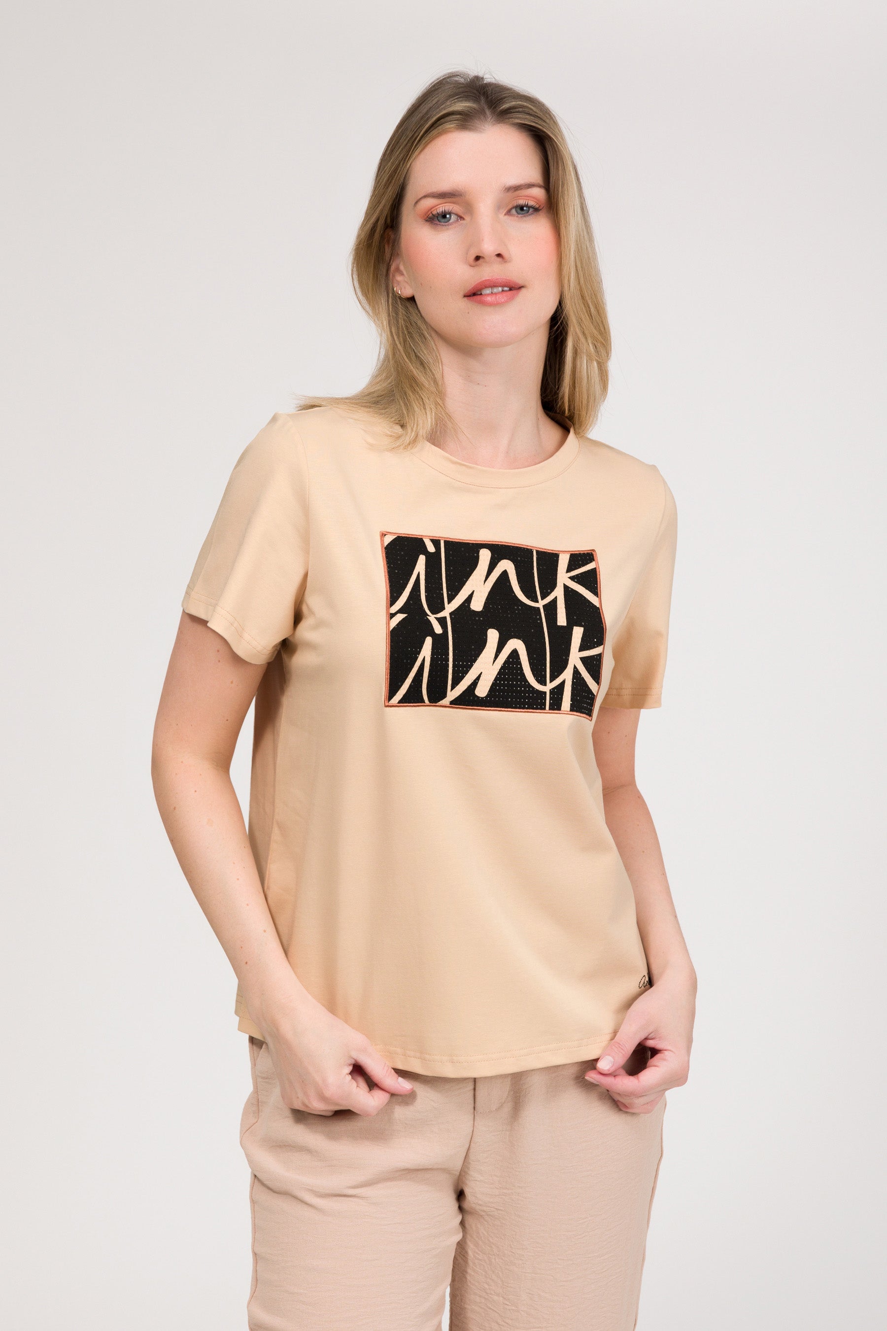 Beiges Kurzarm-T-Shirt