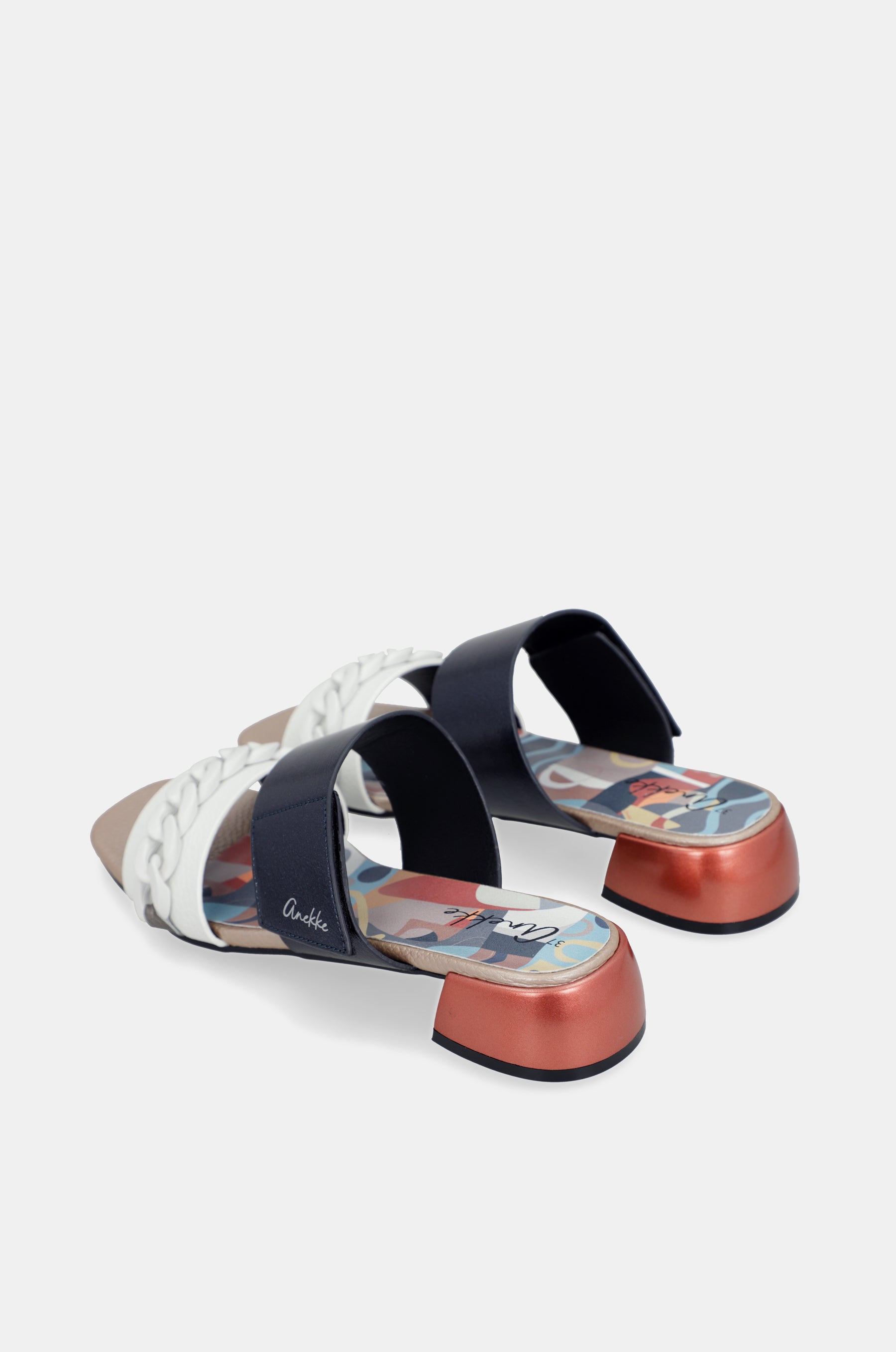 Eikon Sandalen mit Absatz und Kettengliedern