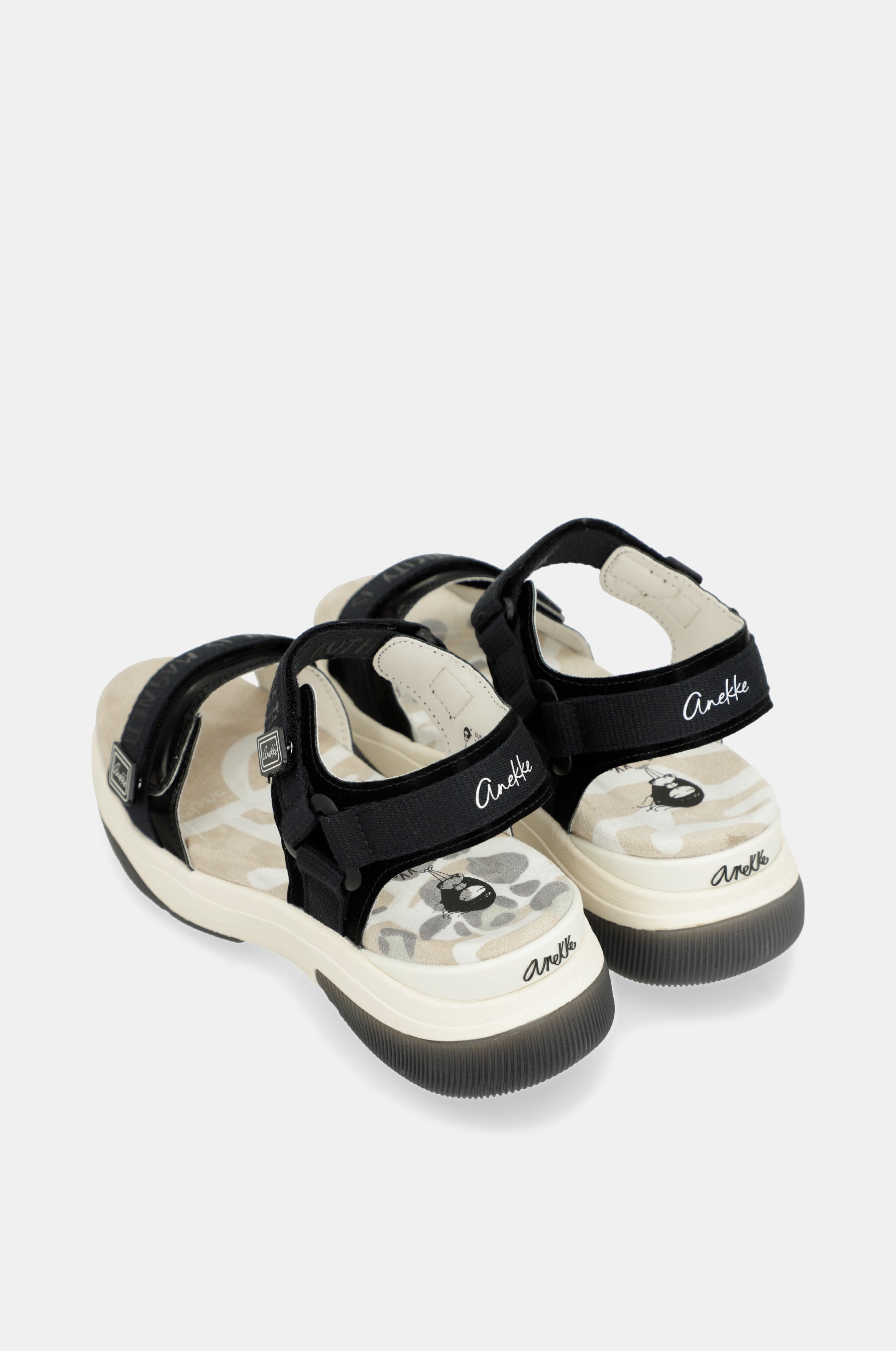 Schwarze Sportsandalen