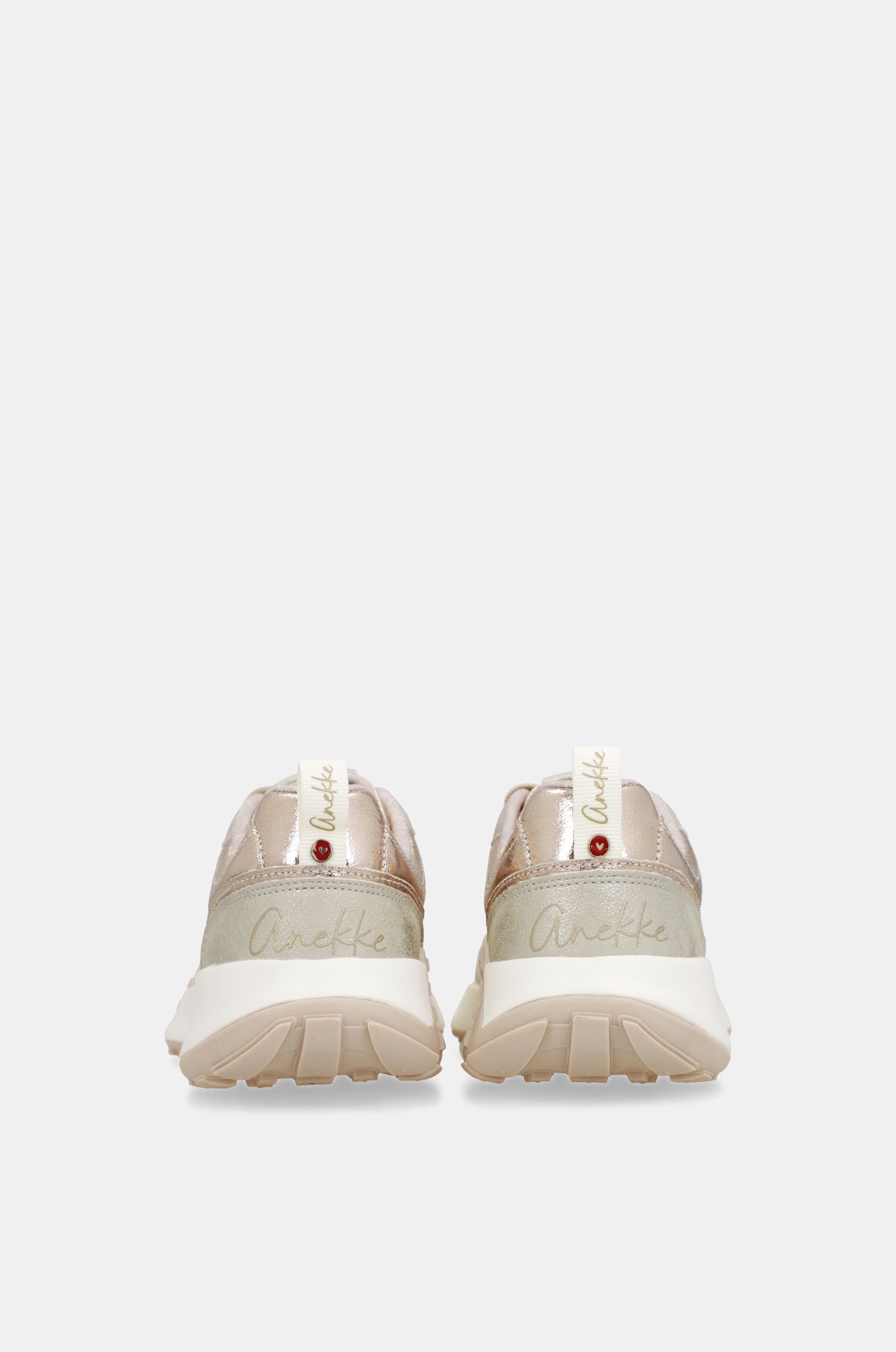 Goldene Sneaker
