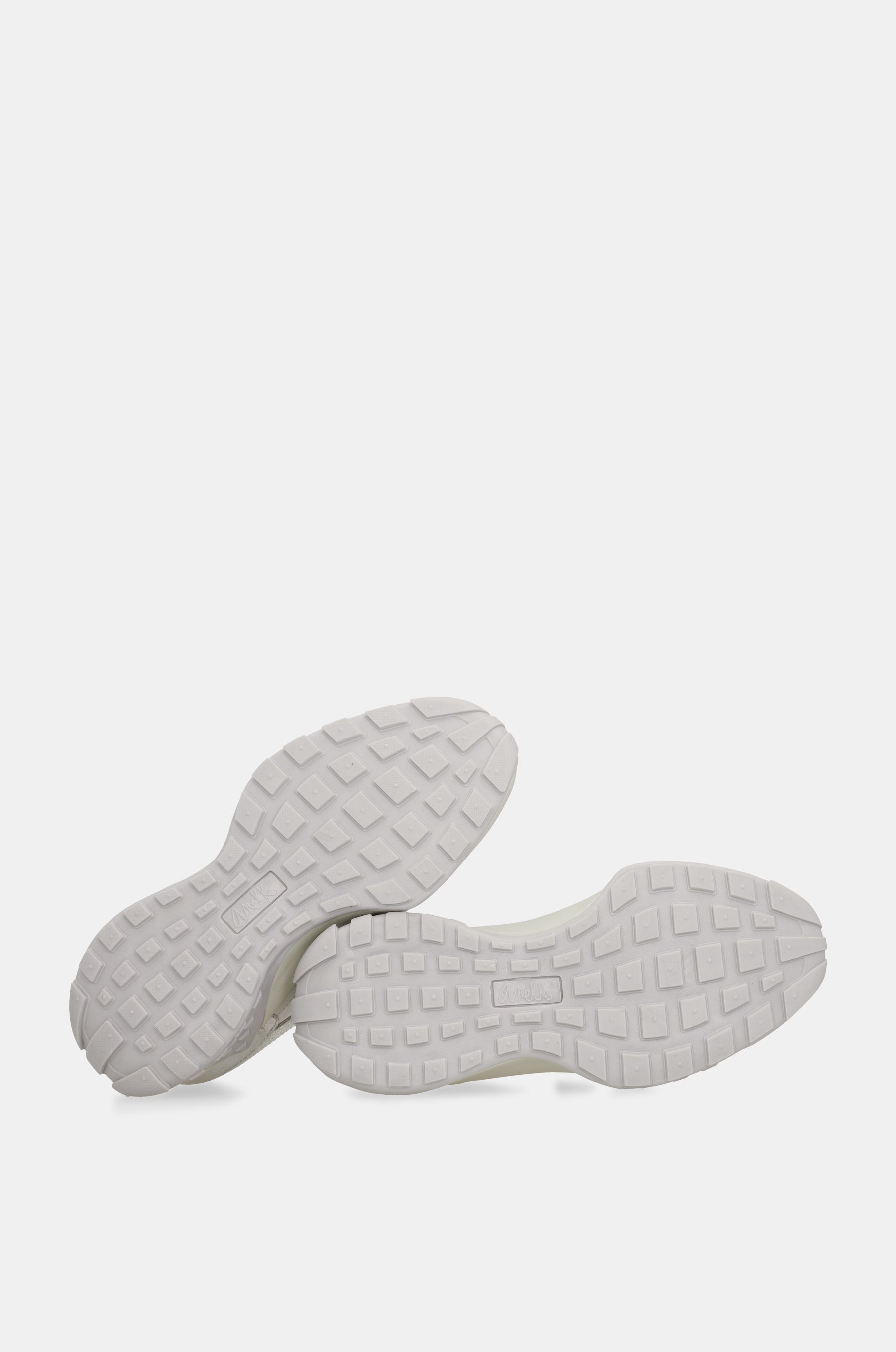 Silberne Sneaker