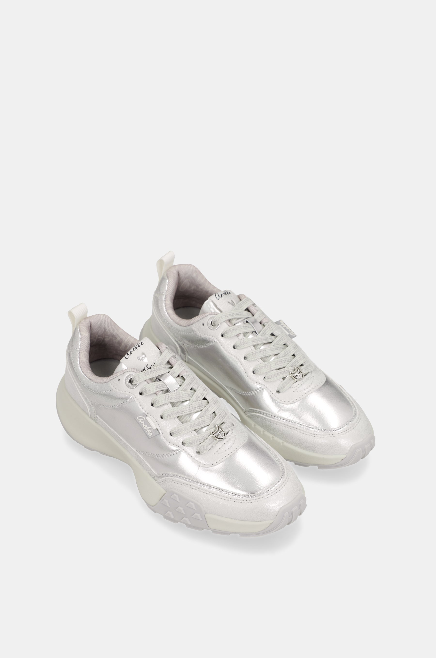 Silberne Sneaker