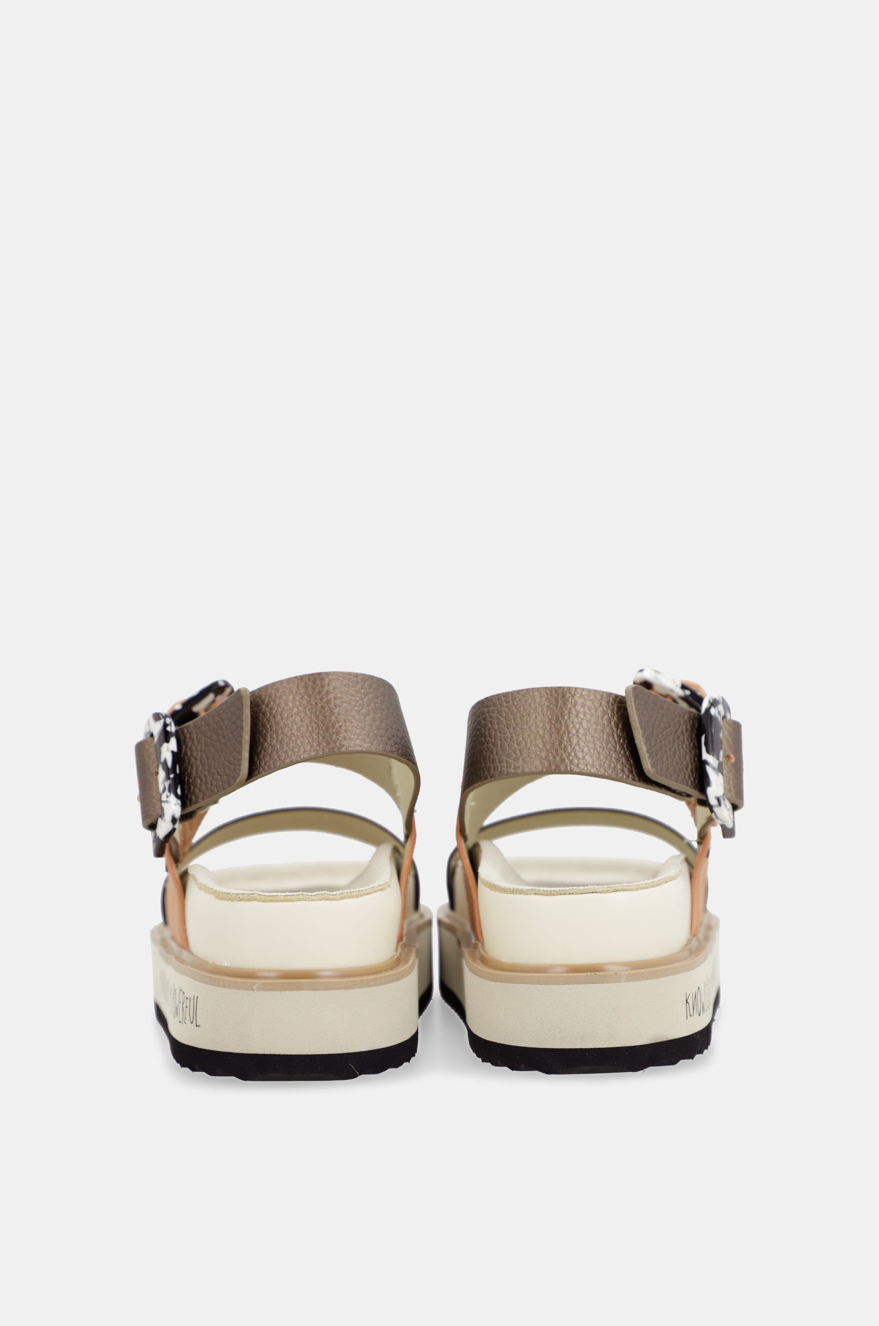 Orange-schwarze Plateausandalen