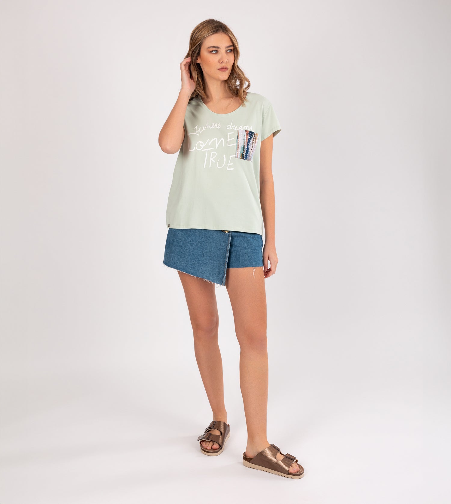 Grünes Studio-T-Shirt