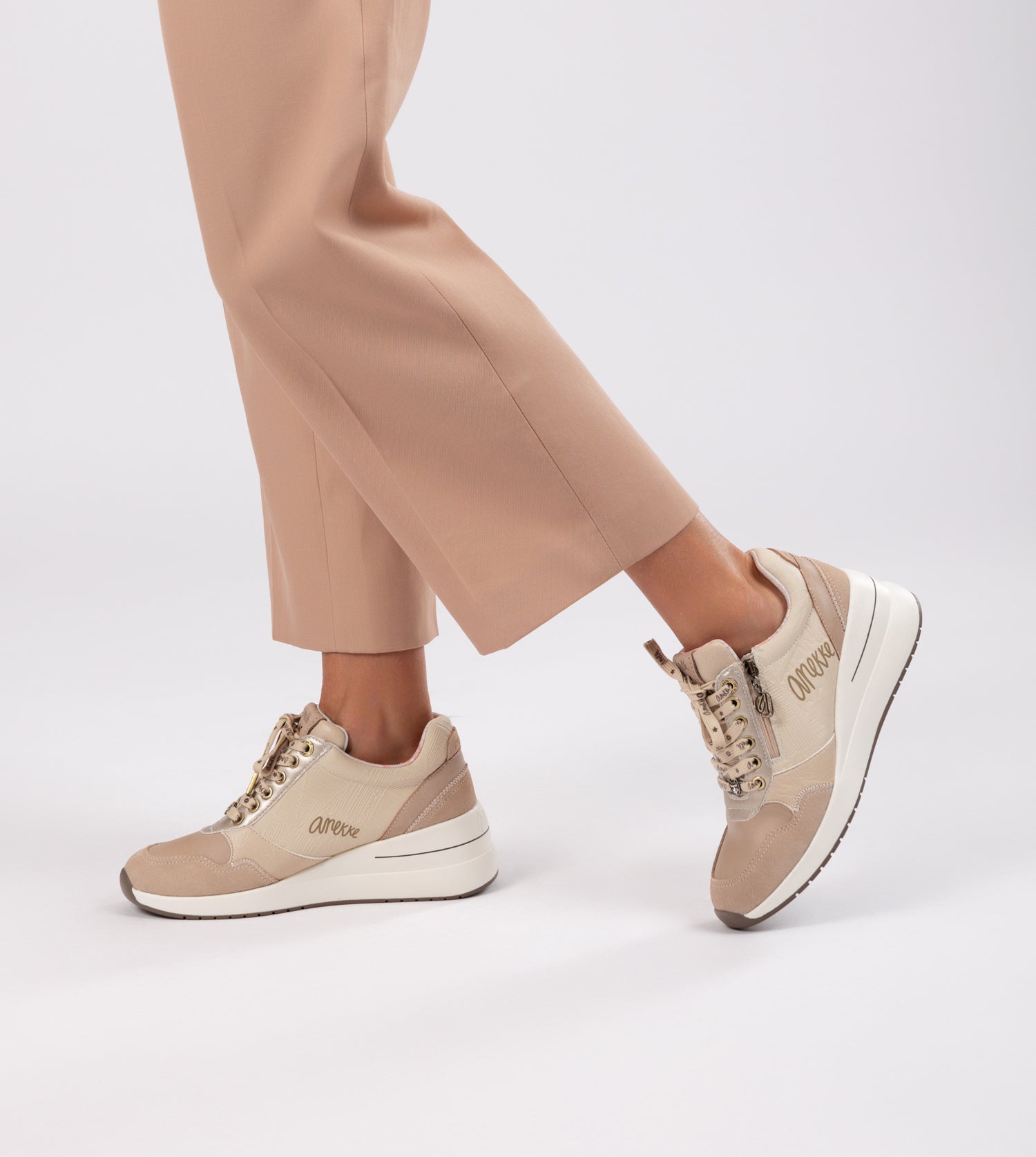Peace & Love-Sneaker mit Keilabsatz