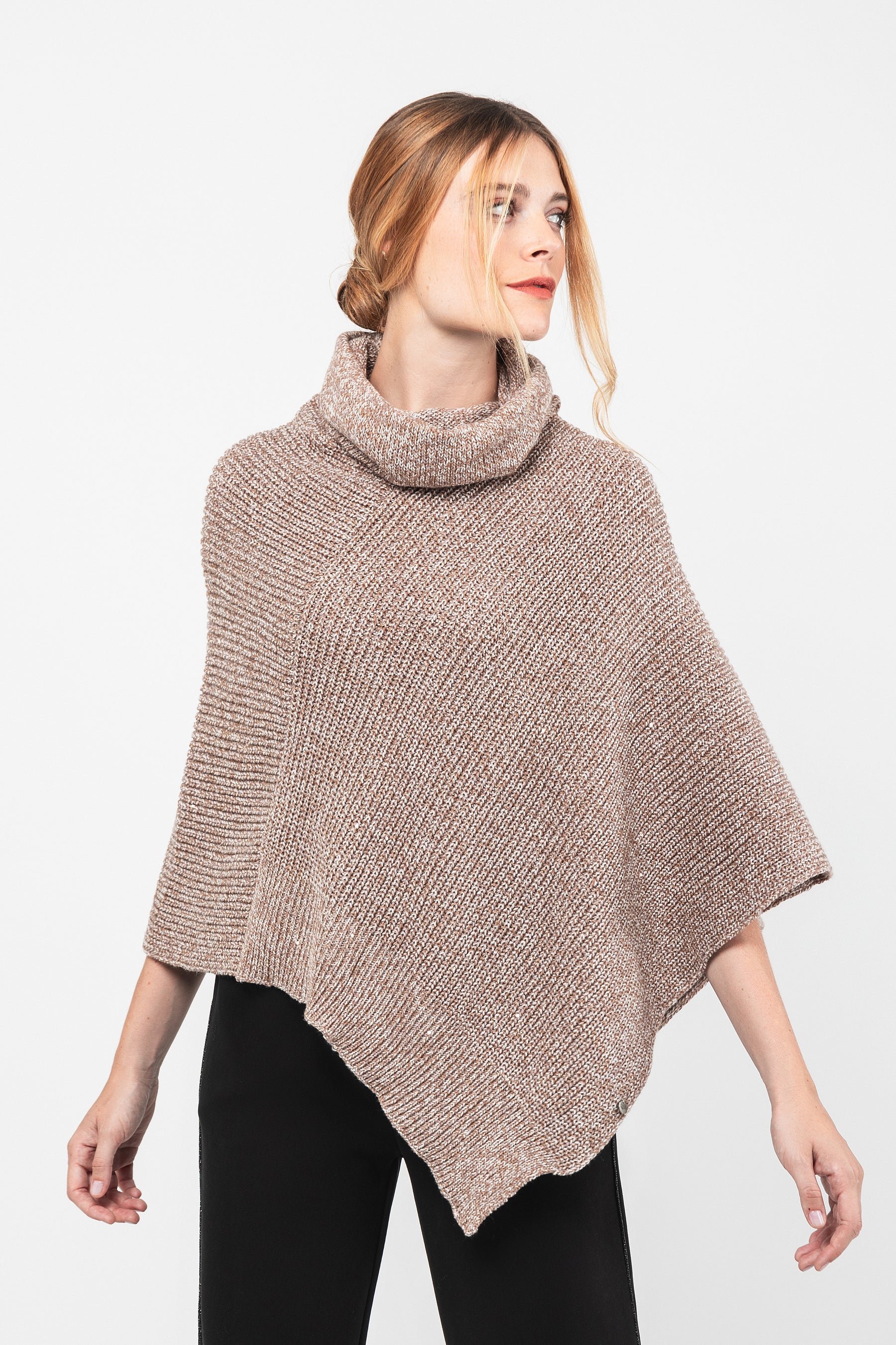 Poncho mit Rollkragen beige
