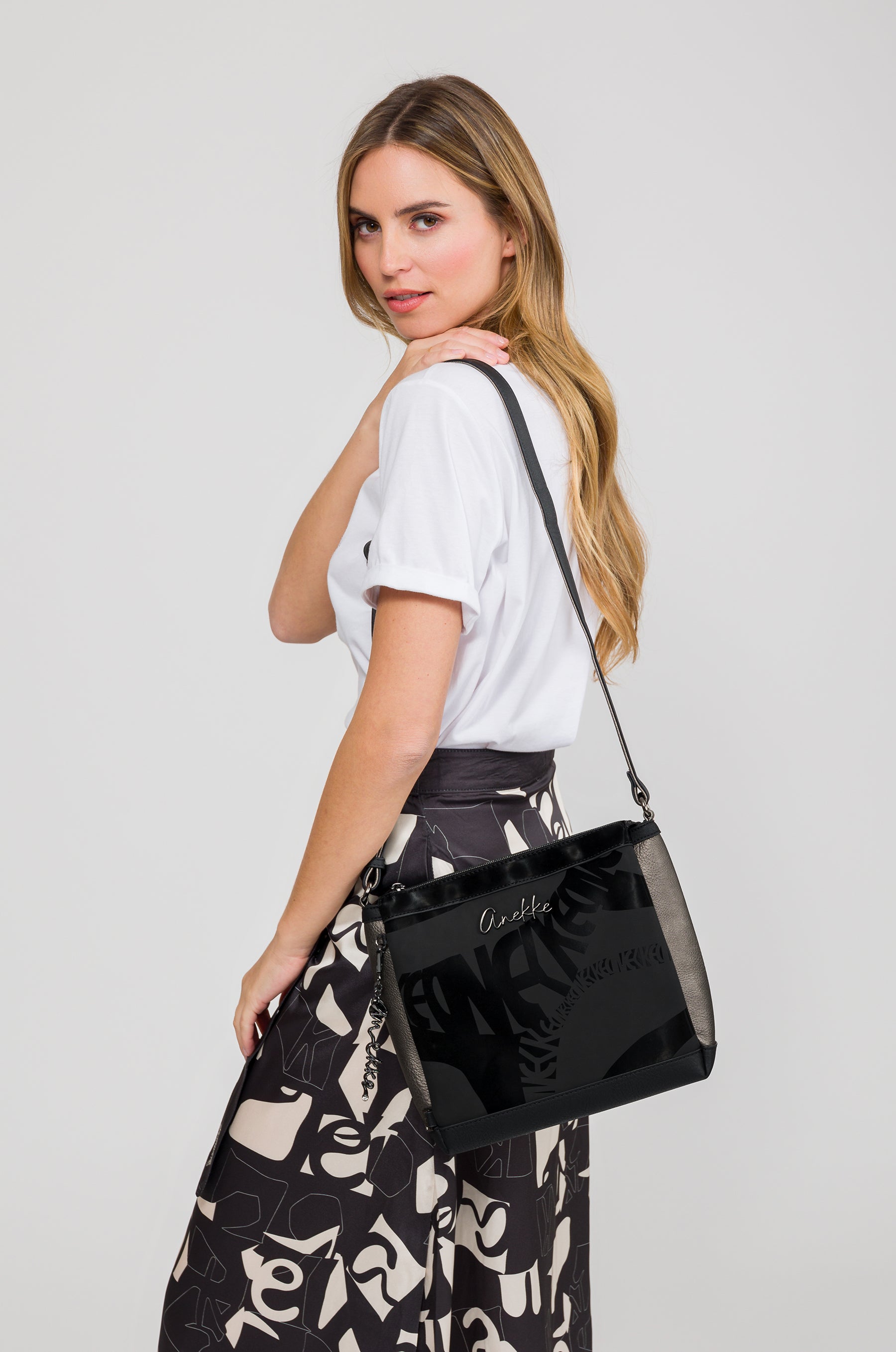 Umhängetasche quadratisch Khroma