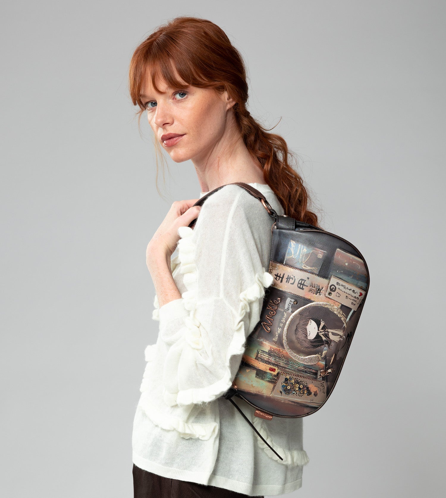 Ovale Shōen-Tasche mit Kette